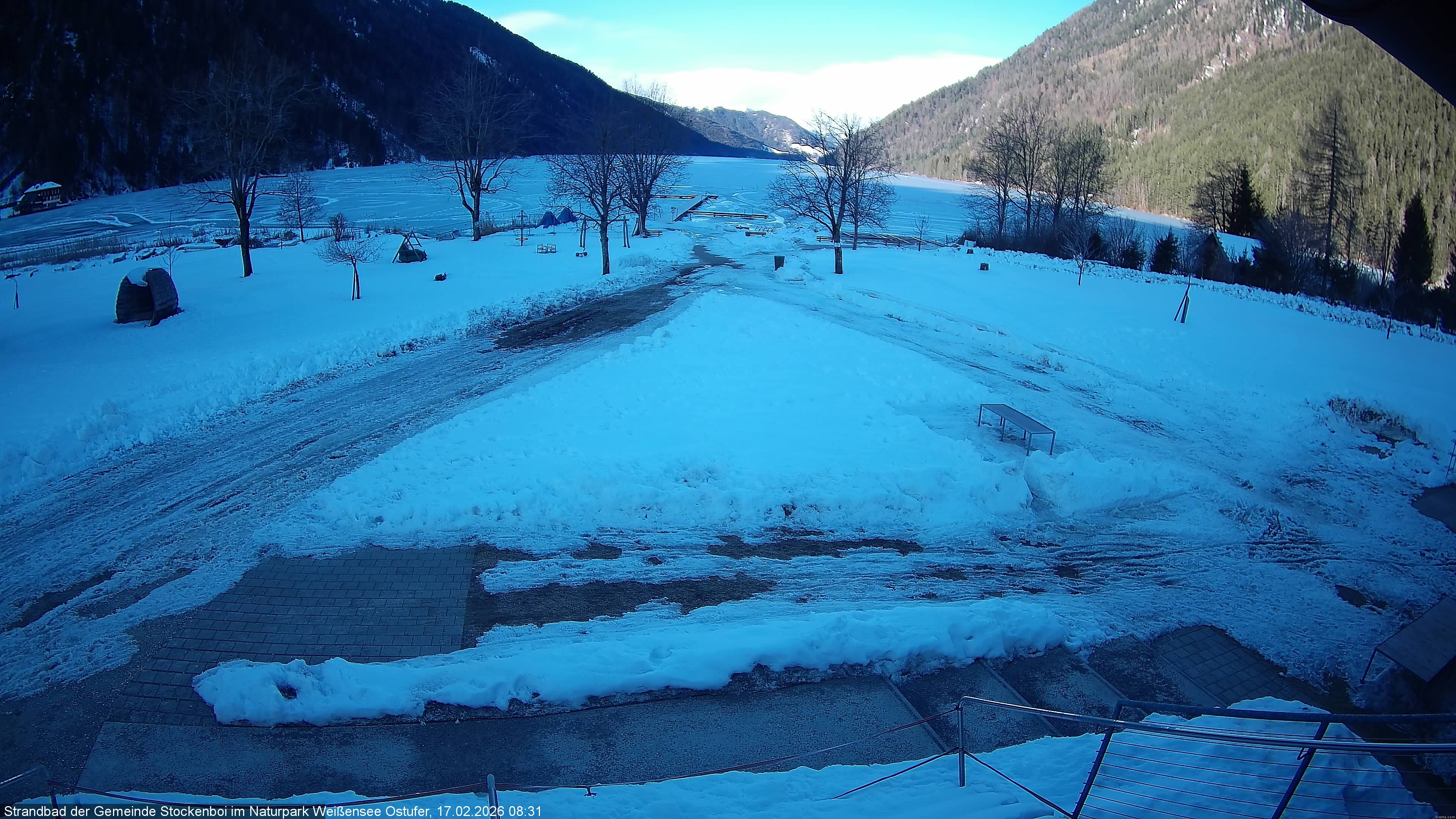 Archived image Webcam Lake Weissensee (East side)