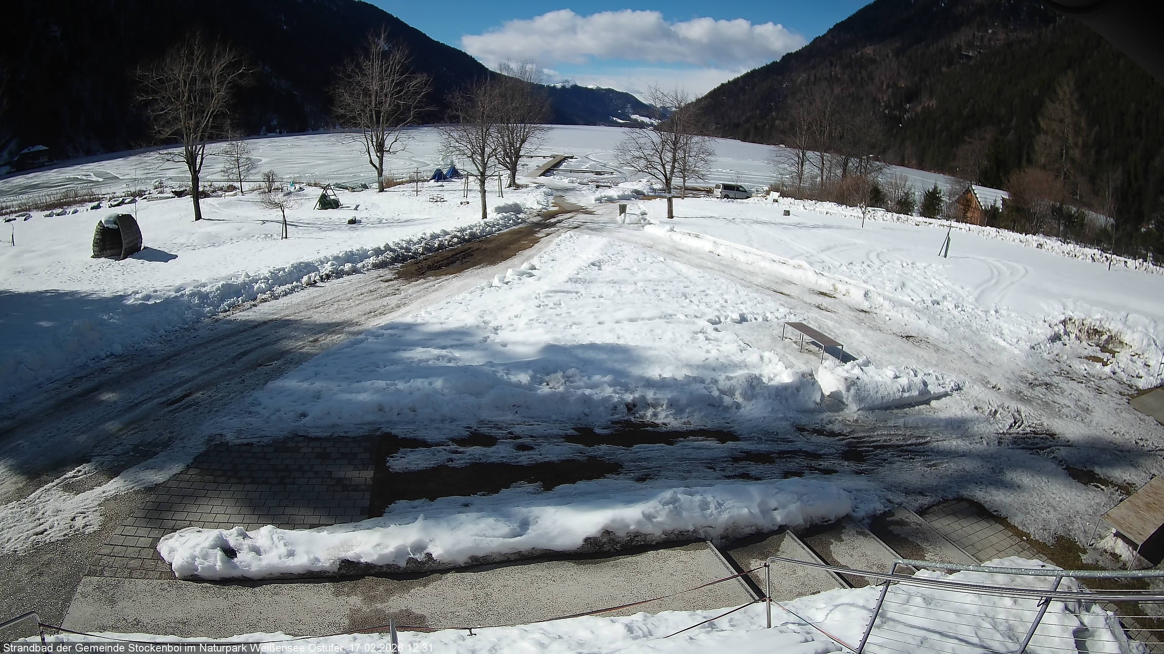 Archived image Webcam Lake Weissensee (East side)