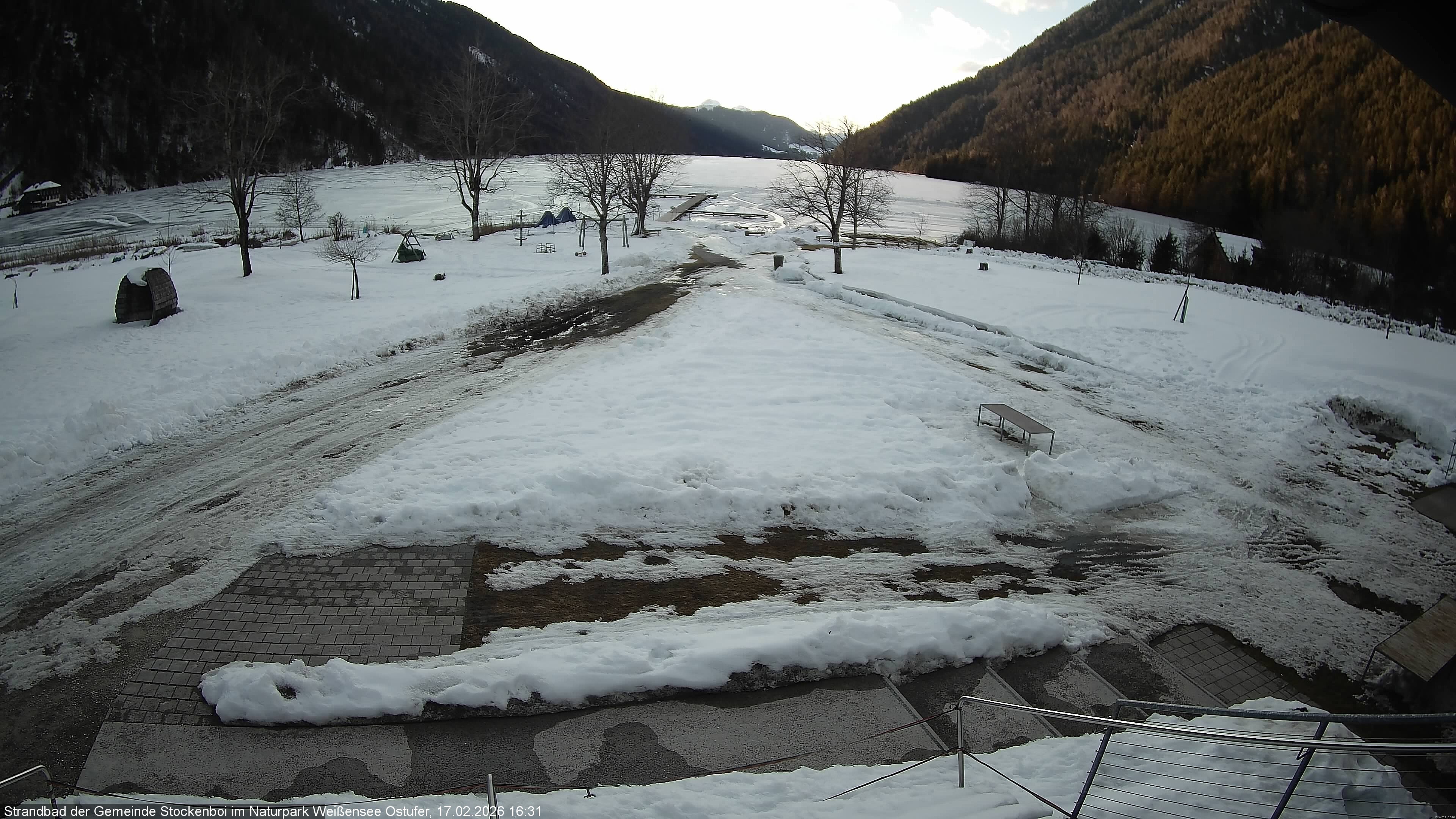 Archived image Webcam Lake Weissensee (East side)