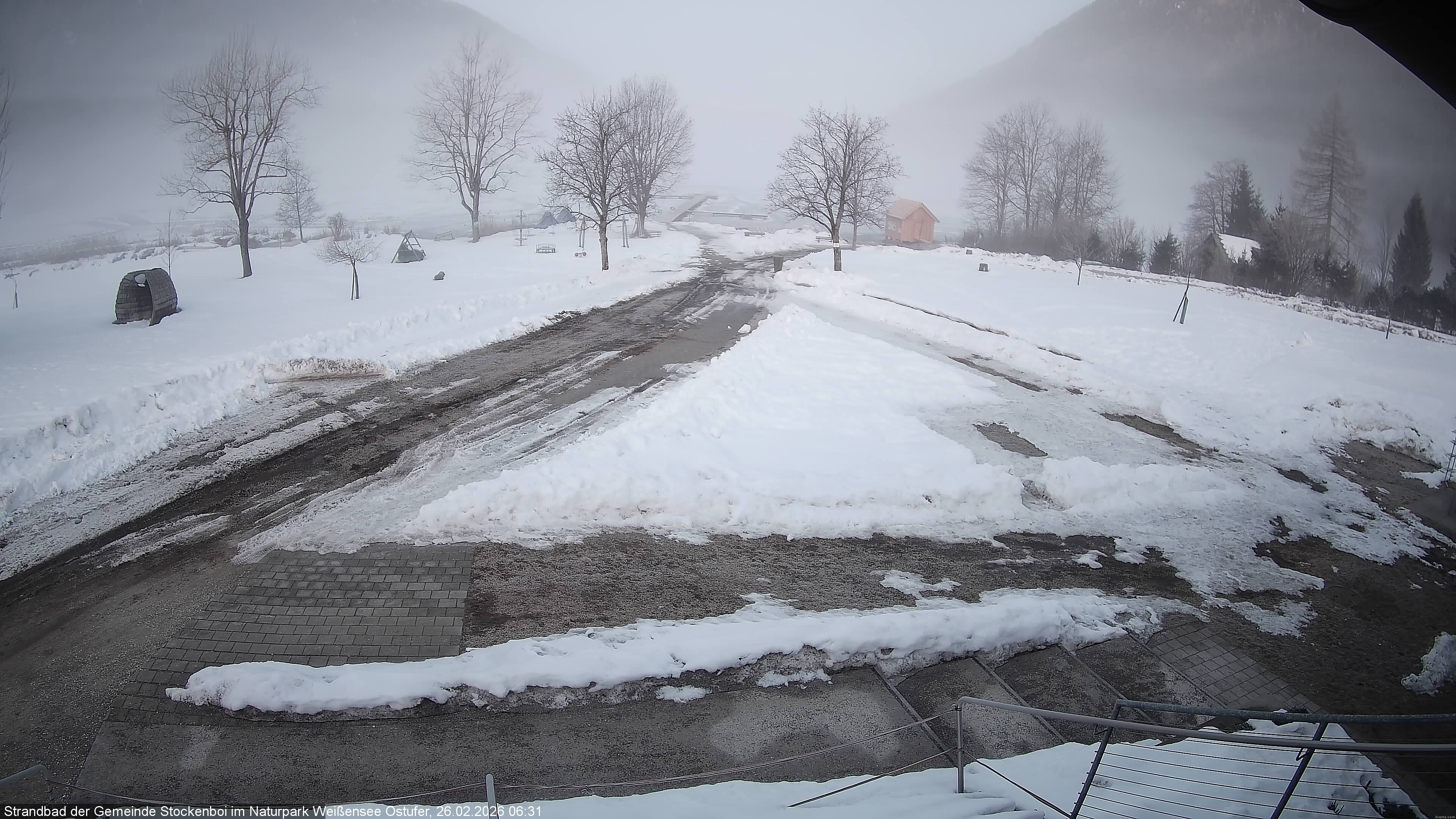 Archived image Webcam Lake Weissensee (East side)