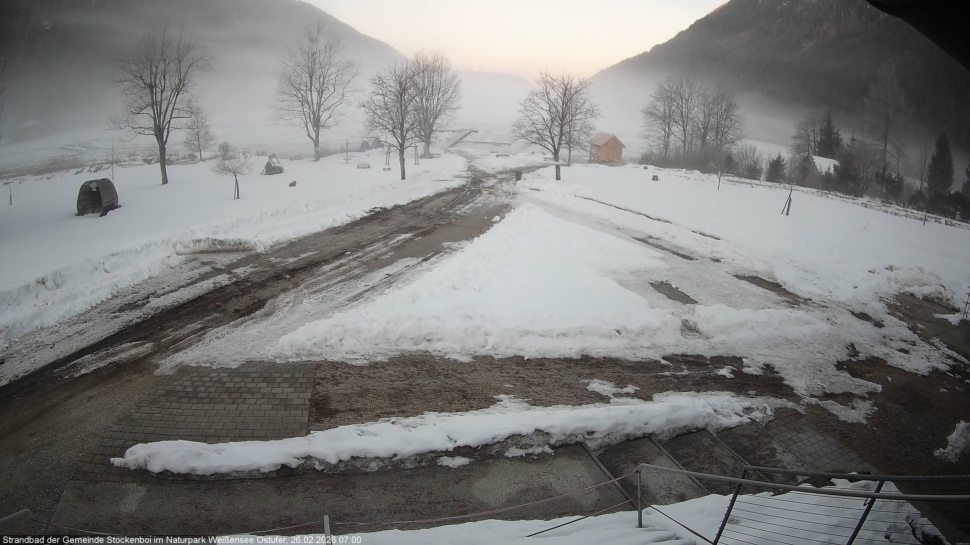 Archived image Webcam Lake Weissensee (East side)