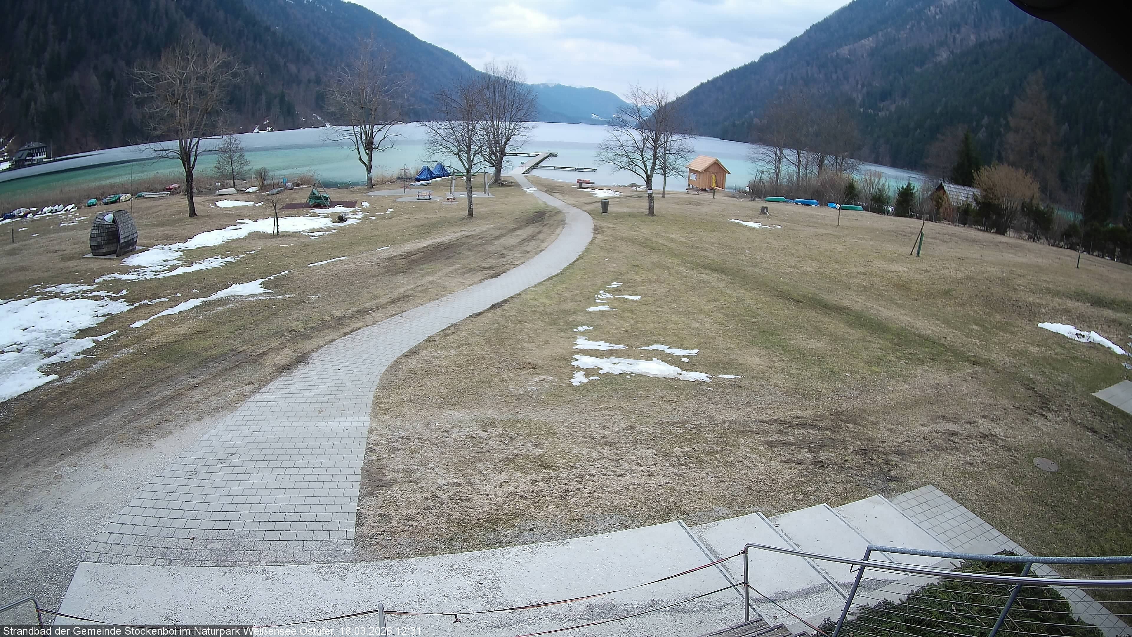 Archived image Webcam Lake Weissensee (East side)