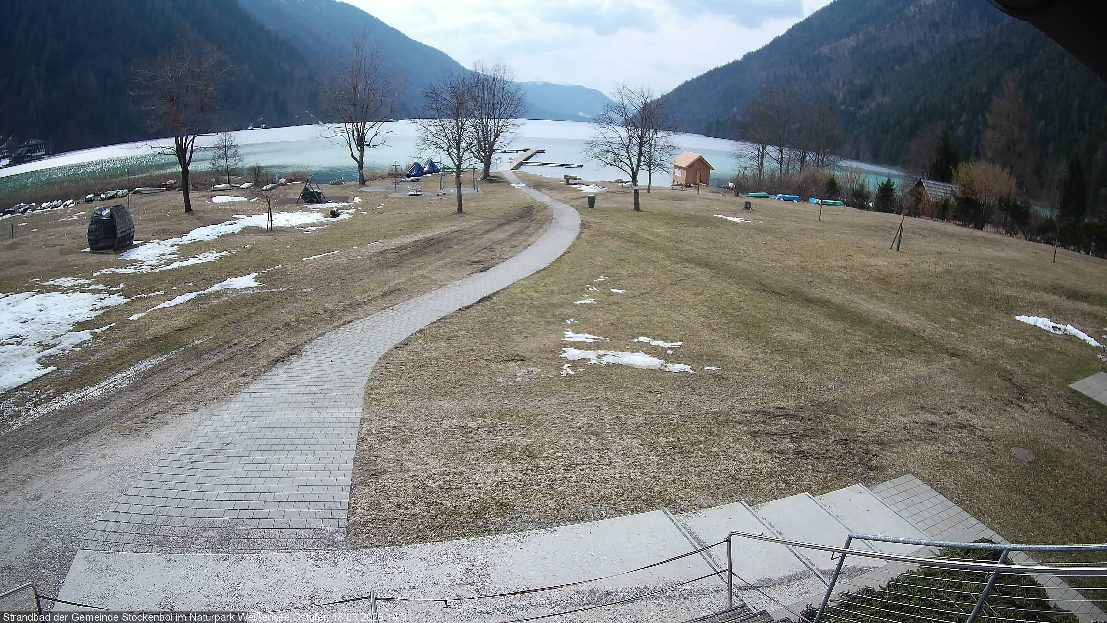 Archived image Webcam Lake Weissensee (East side)
