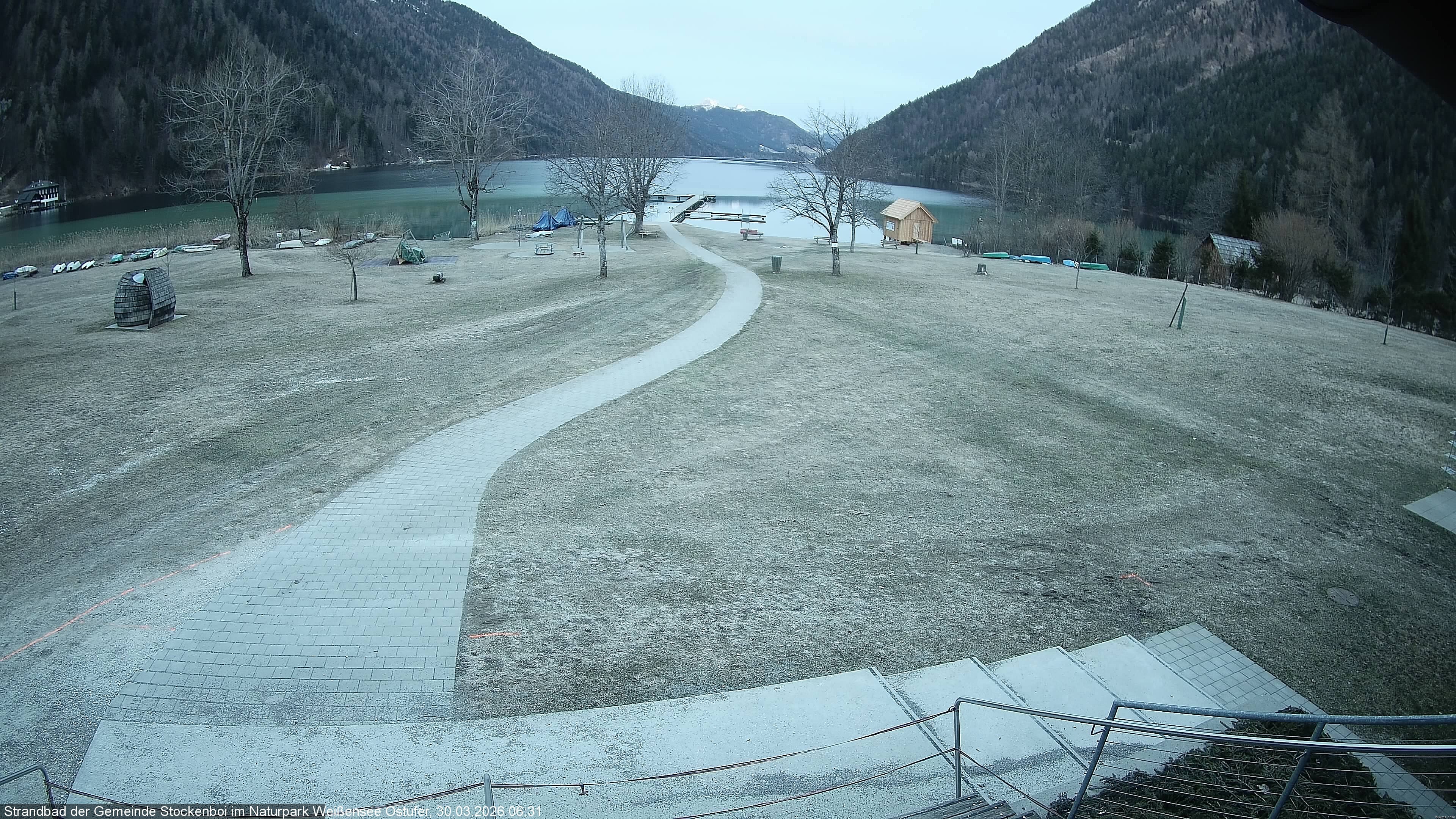 Archived image Webcam Lake Weissensee (East side)
