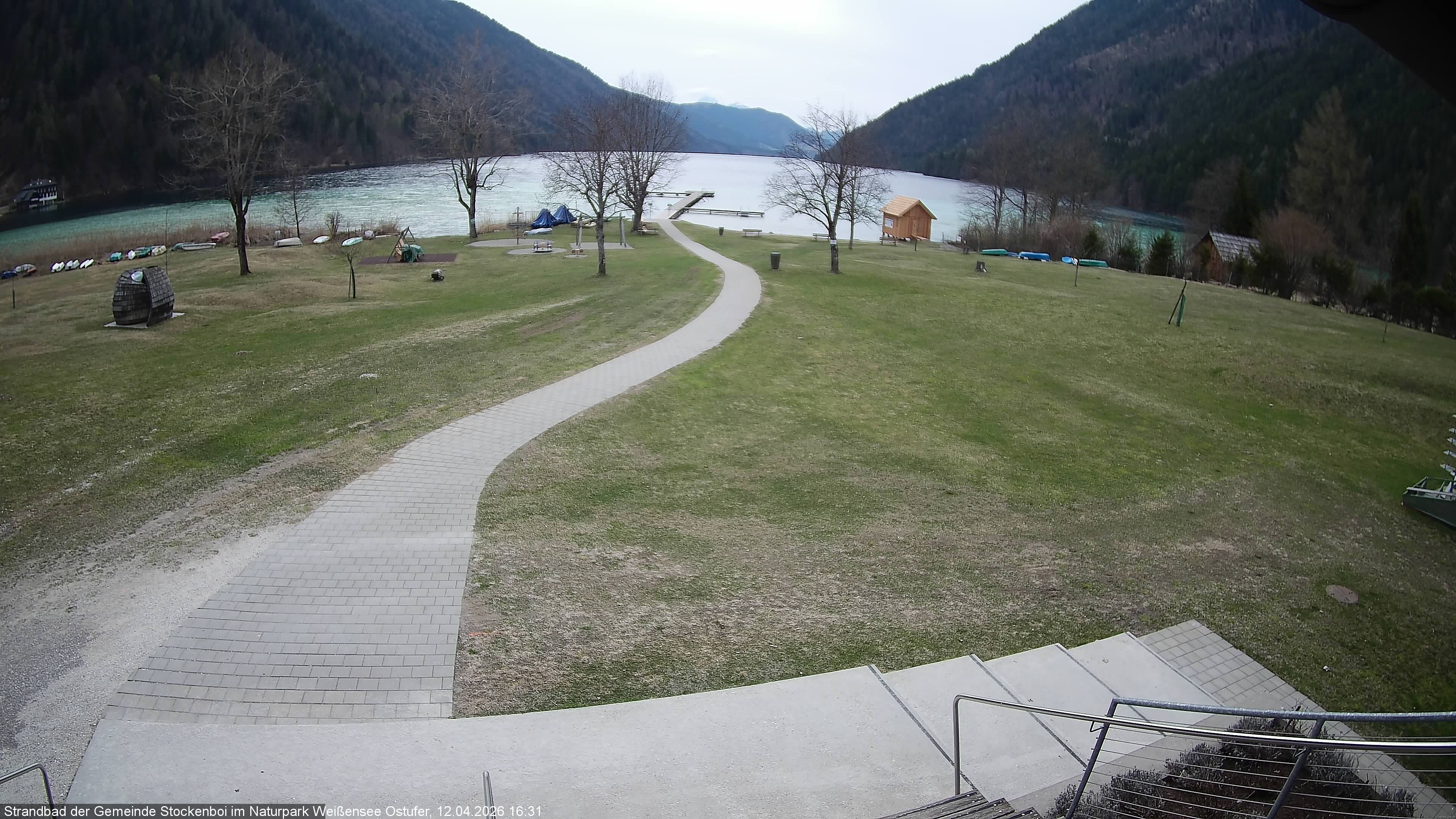 Archived image Webcam Lake Weissensee (East side)