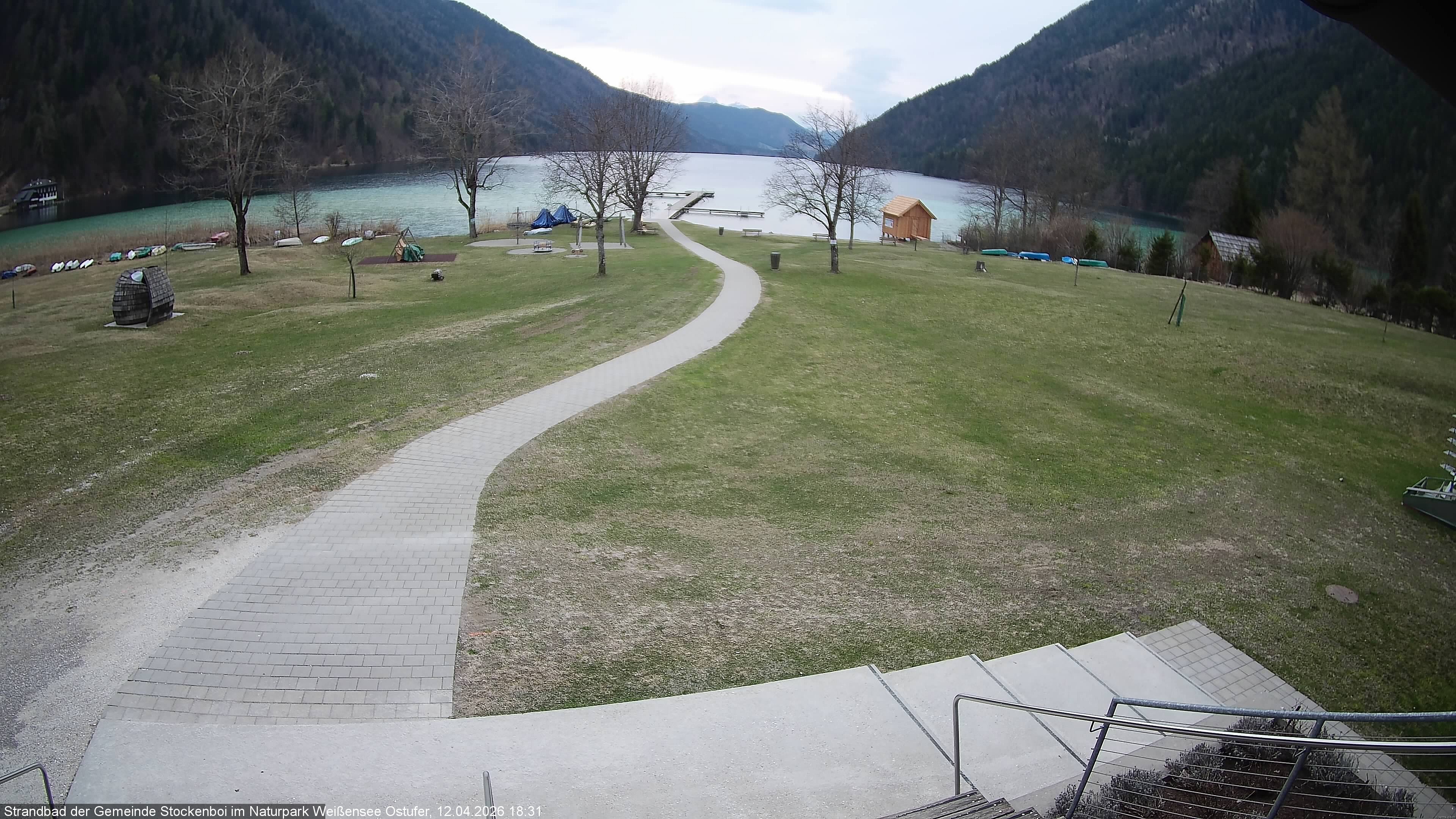 Archived image Webcam Lake Weissensee (East side)