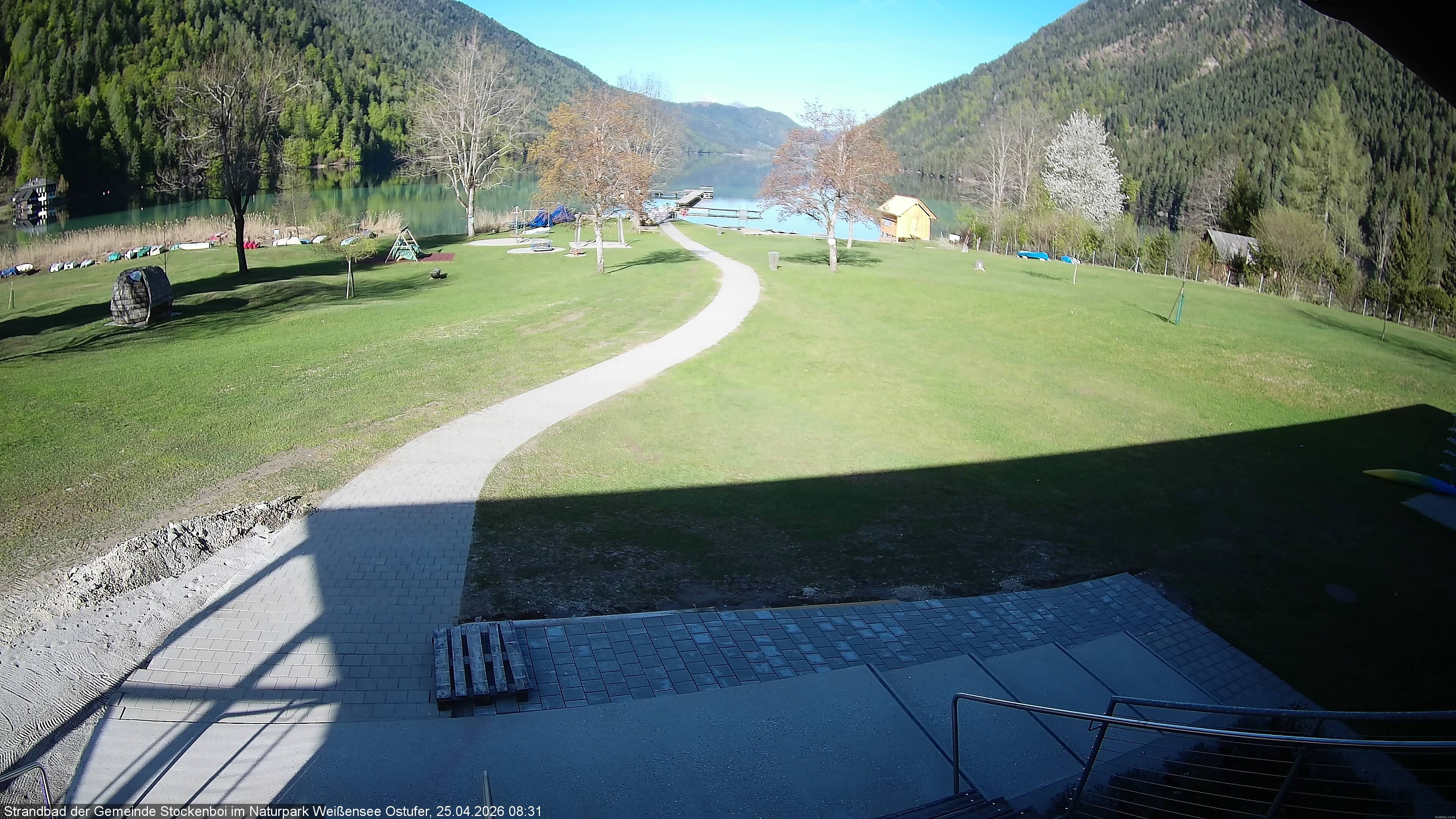 Archived image Webcam Lake Weissensee (East side)