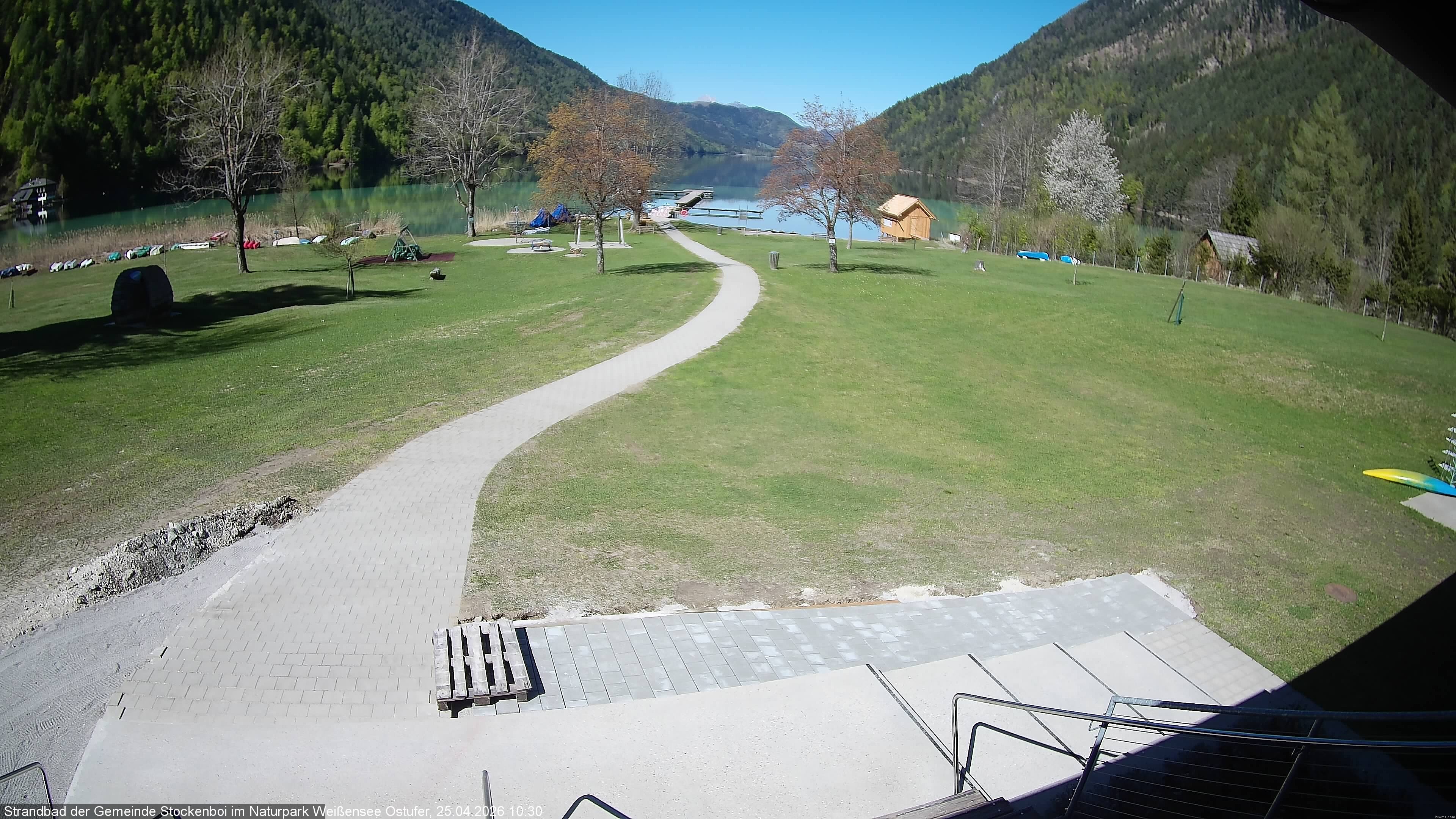 Archived image Webcam Lake Weissensee (East side)
