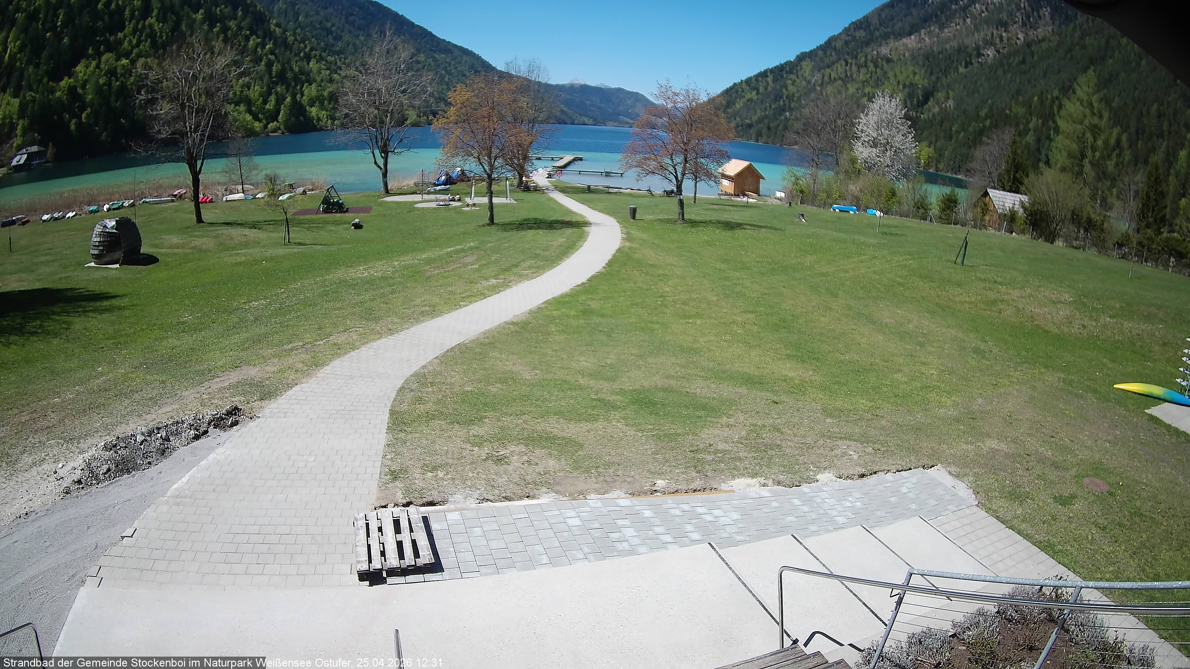 Archived image Webcam Lake Weissensee (East side)