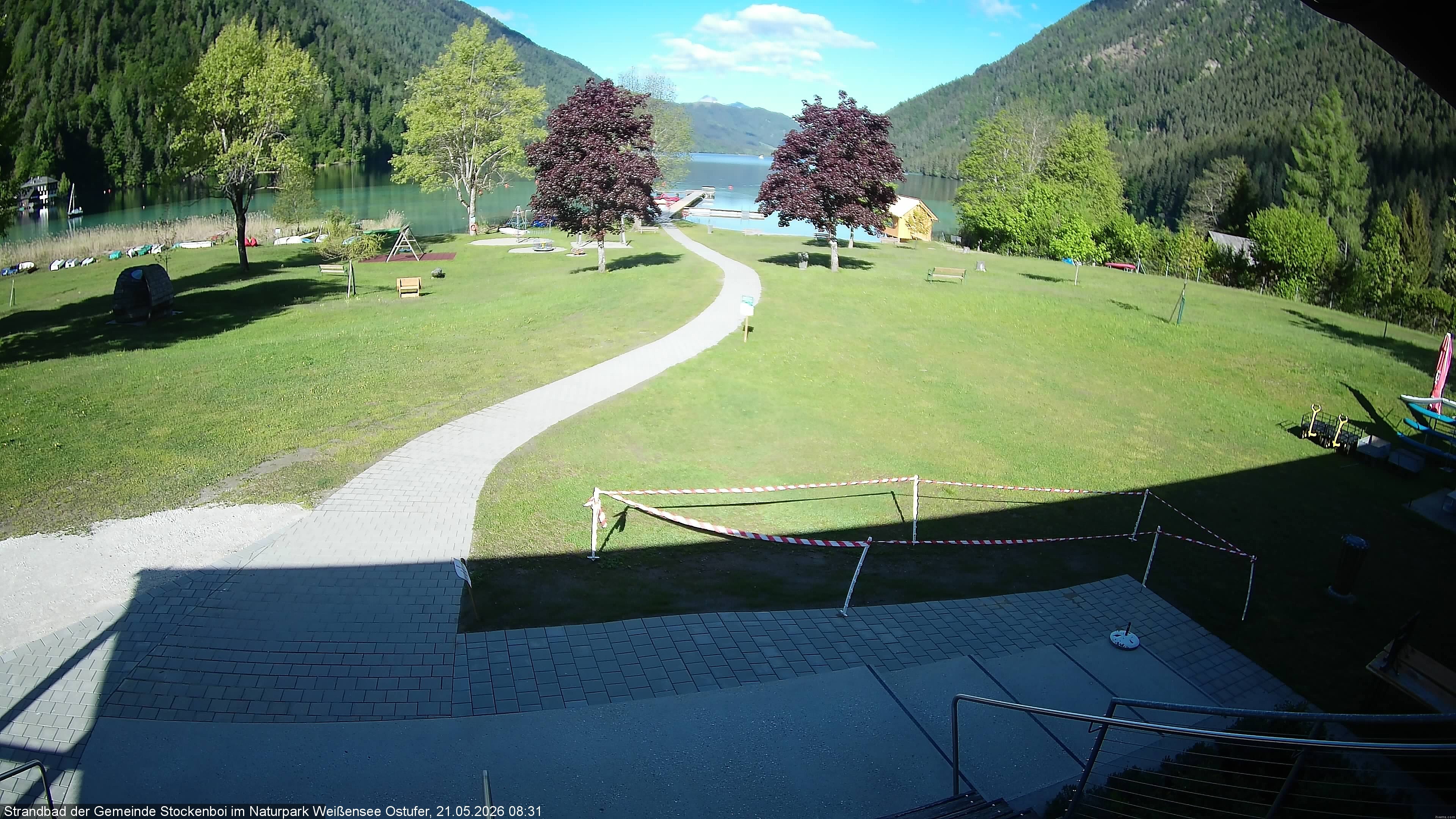 Archived image Webcam Lake Weissensee (East side)