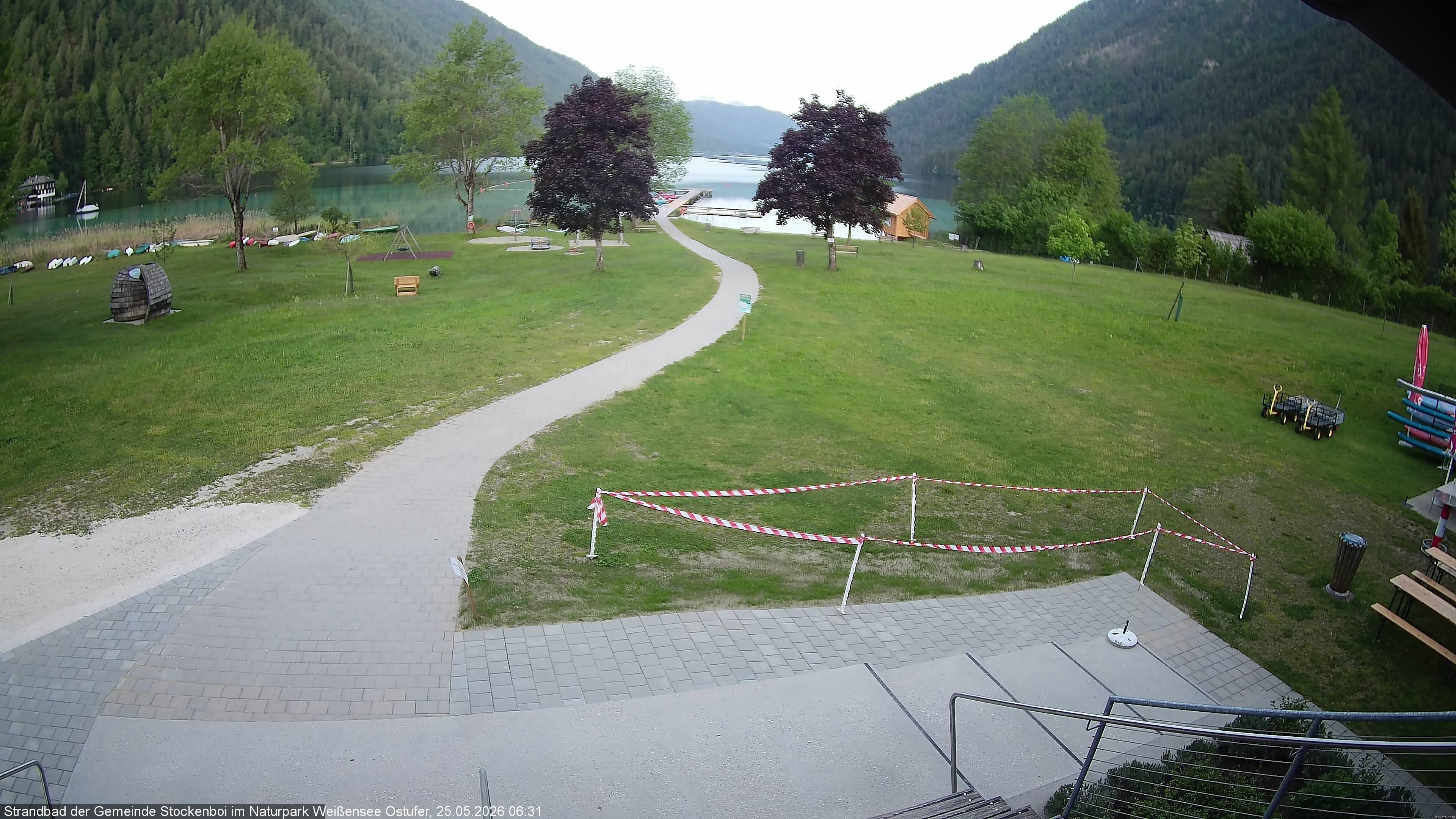 Archived image Webcam Lake Weissensee (East side)