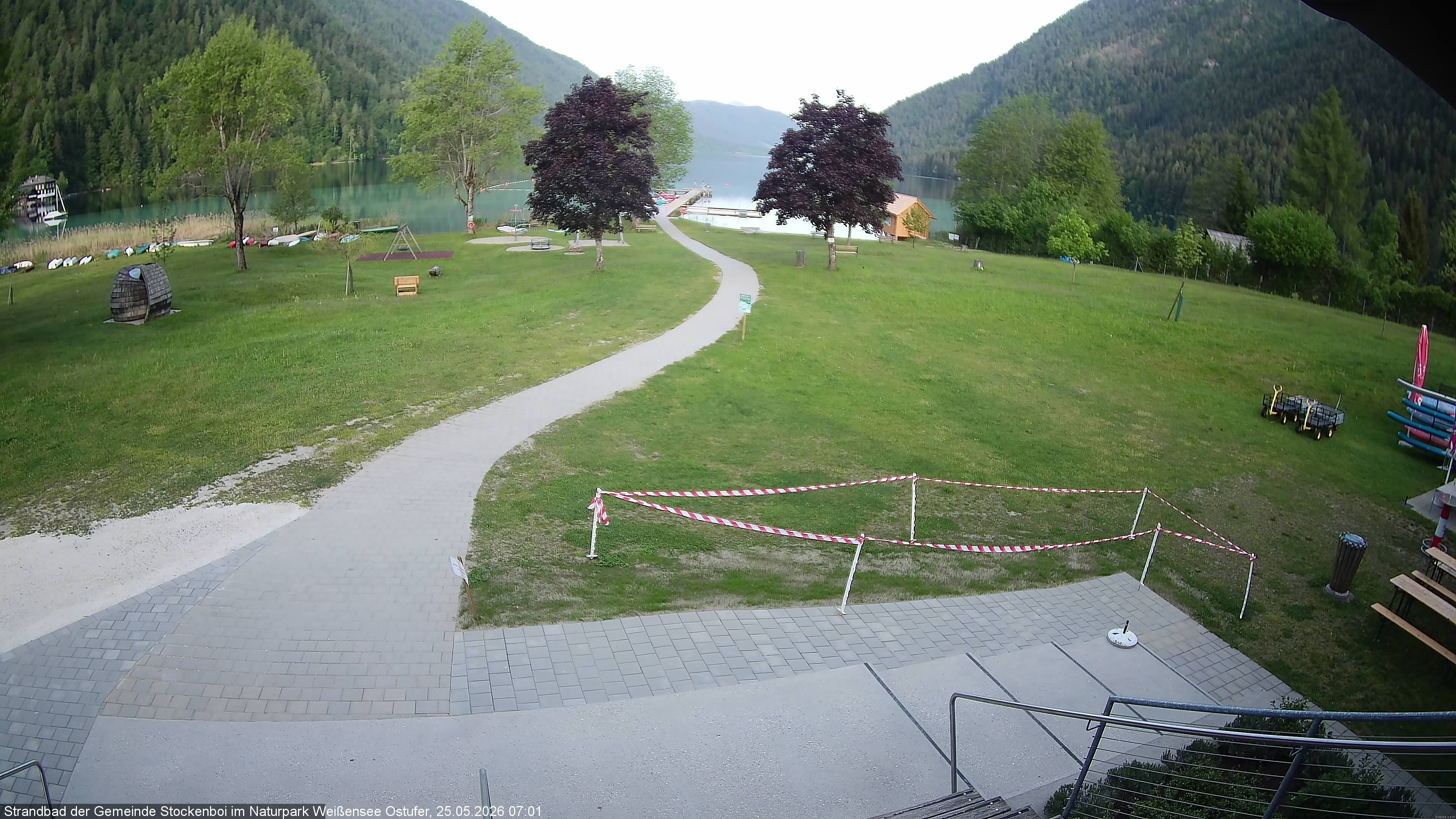 Archived image Webcam Lake Weissensee (East side)