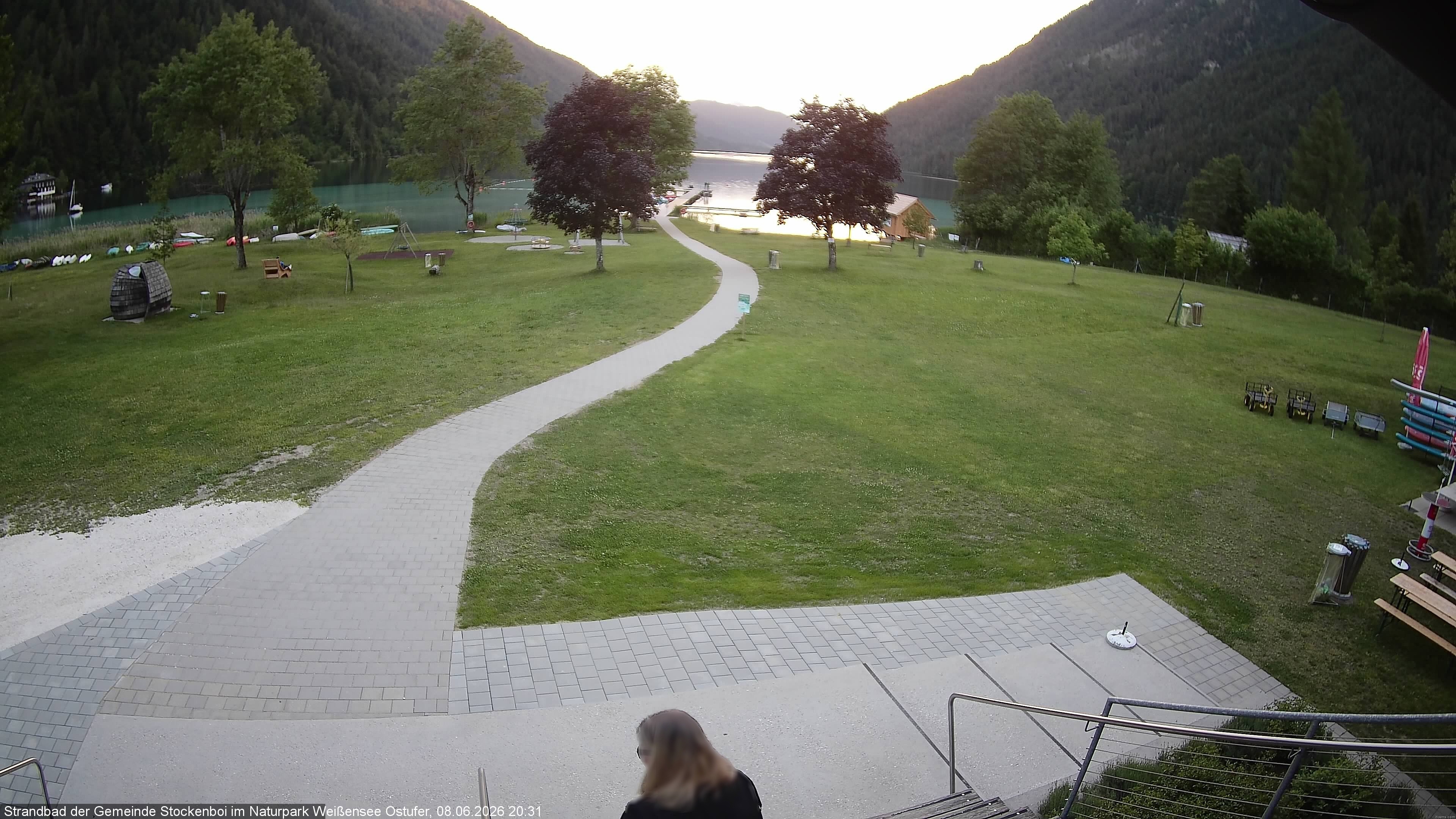 Archived image Webcam Lake Weissensee (East side)