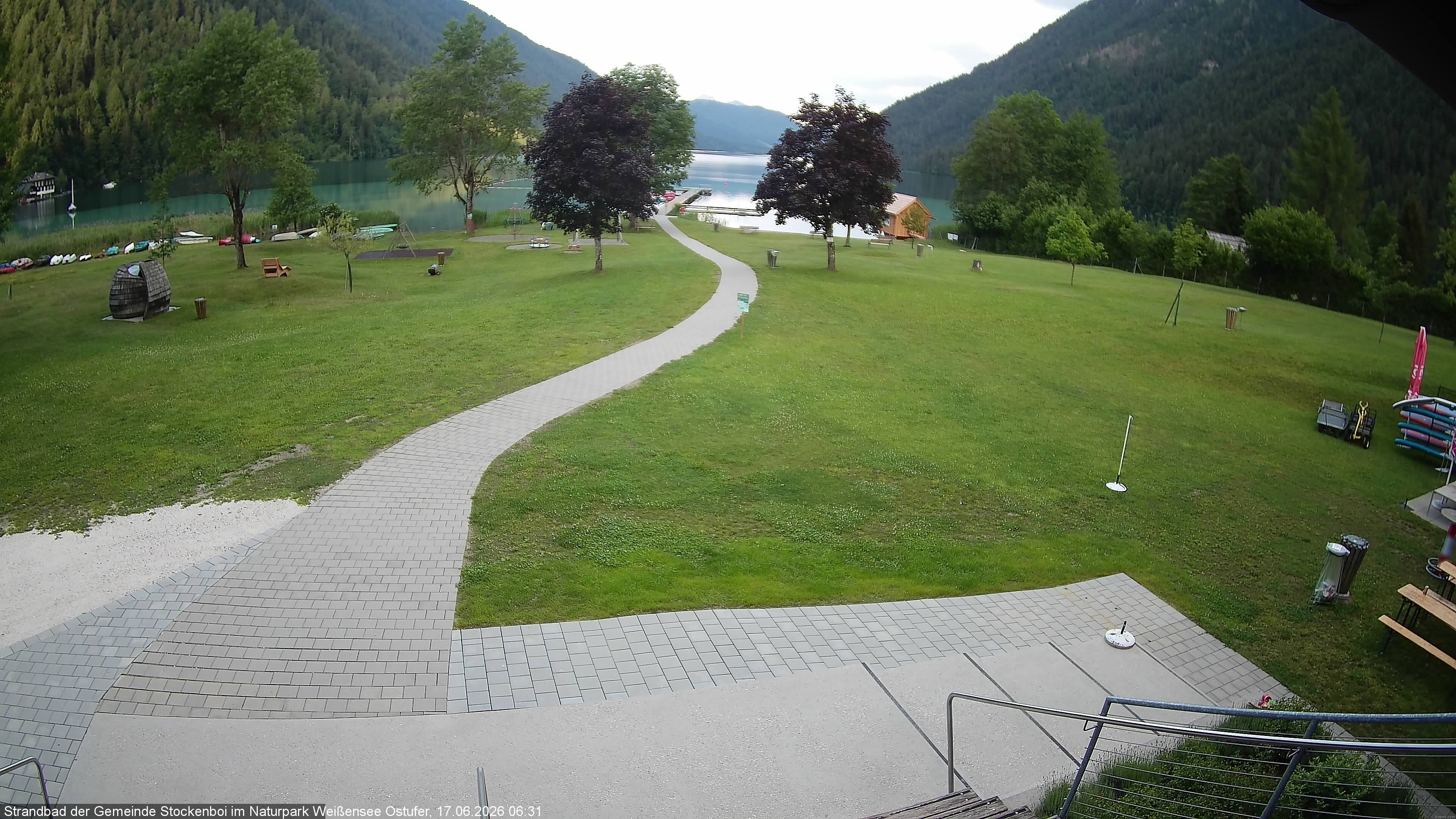 Archived image Webcam Lake Weissensee (East side)