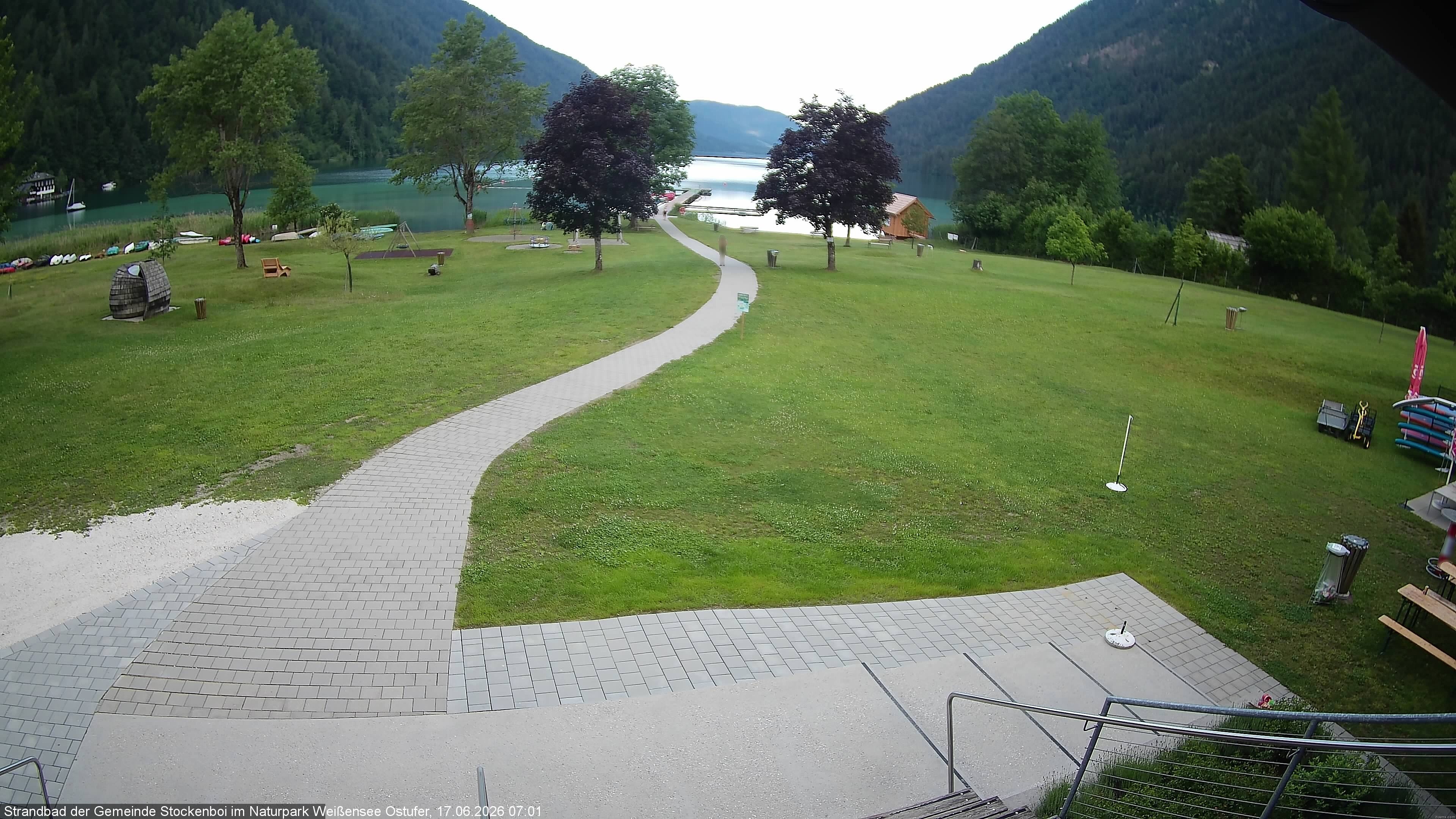 Archived image Webcam Lake Weissensee (East side)
