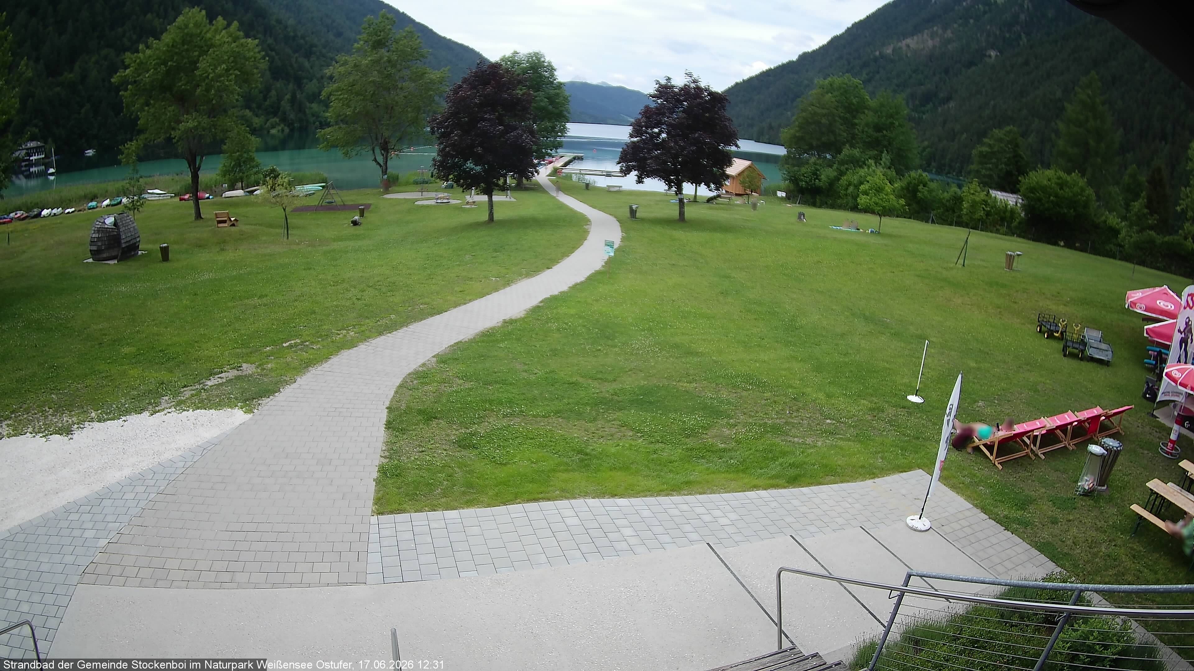 Archived image Webcam Lake Weissensee (East side)