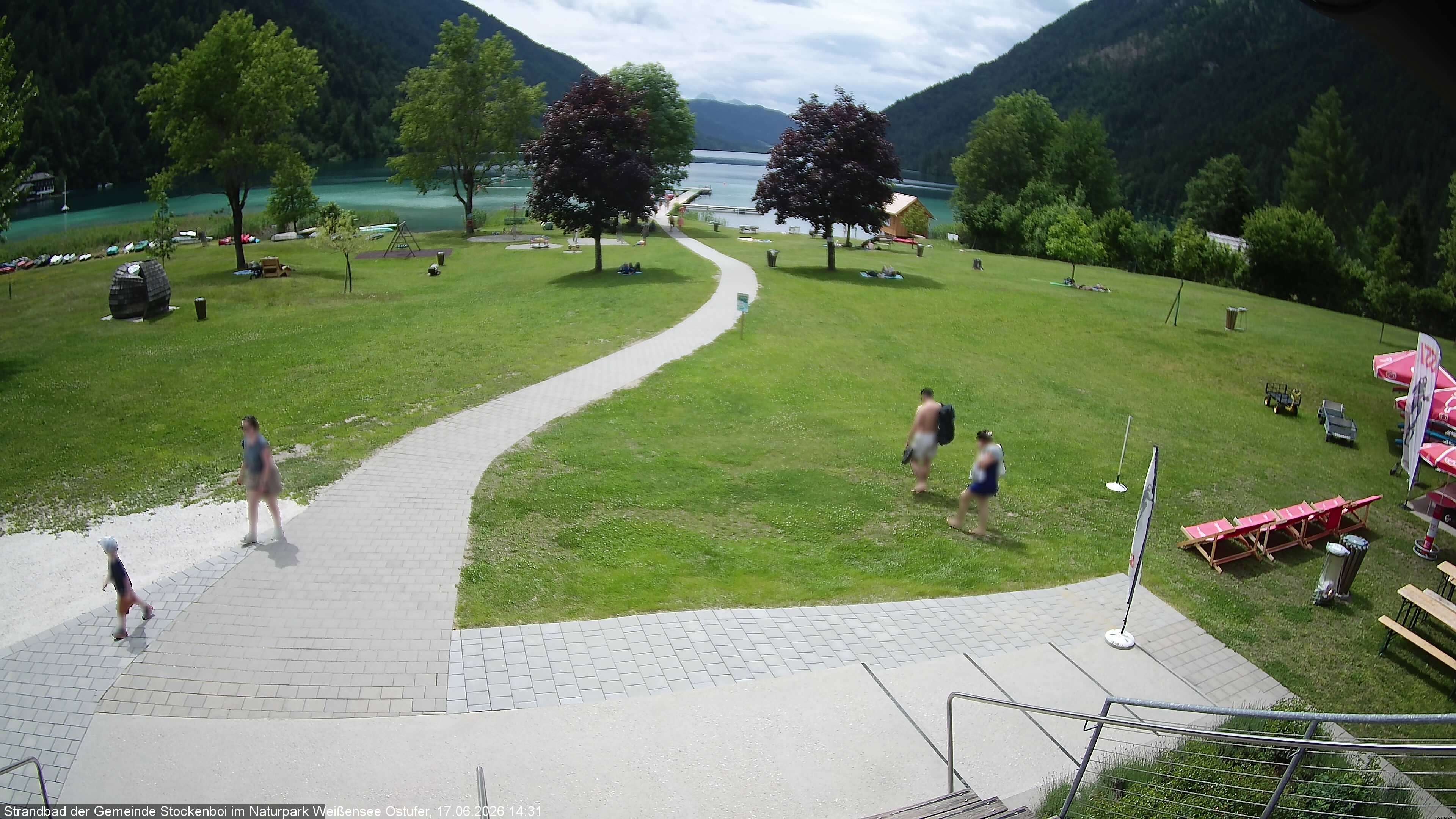 Archived image Webcam Lake Weissensee (East side)
