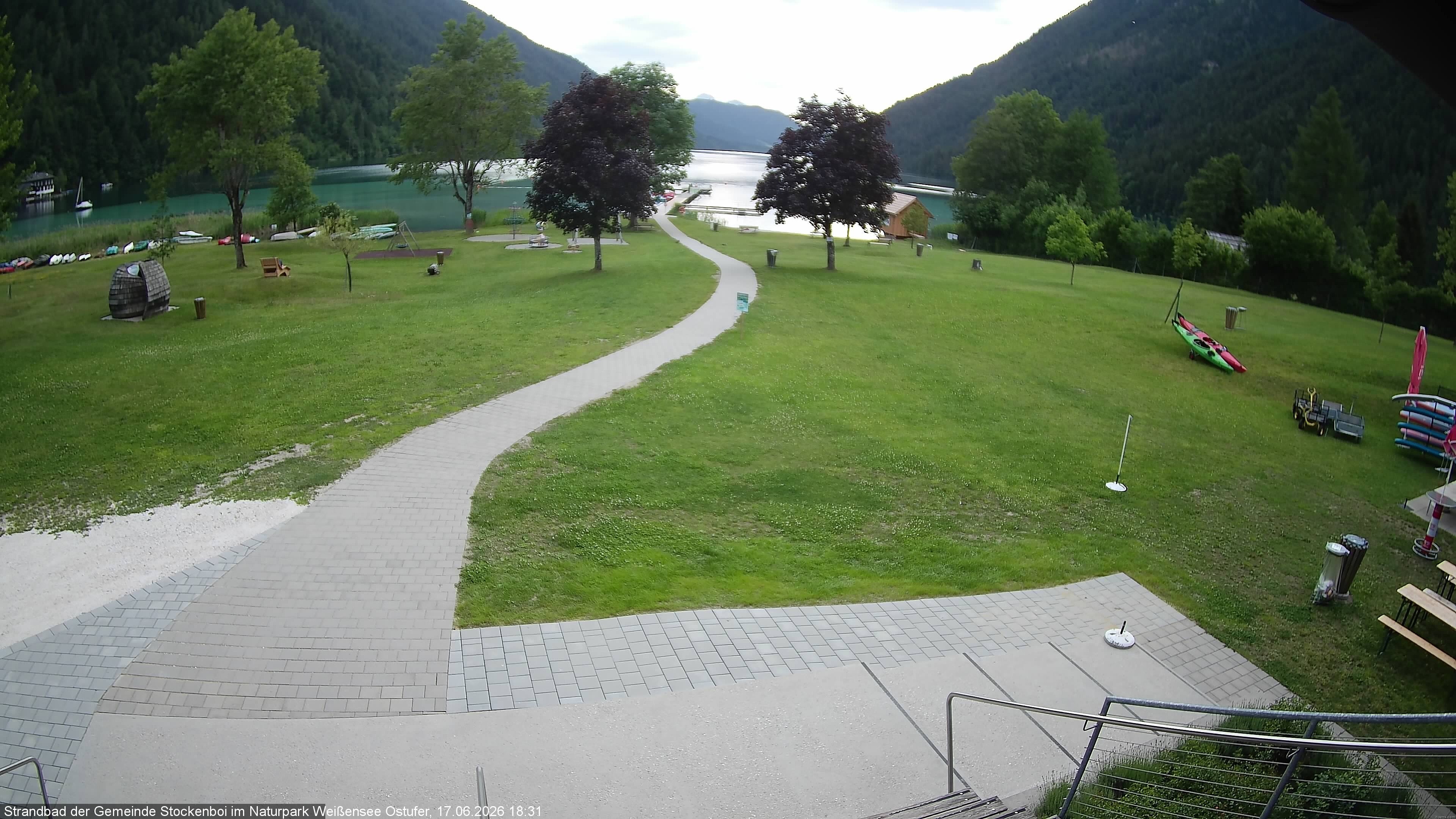 Archived image Webcam Lake Weissensee (East side)