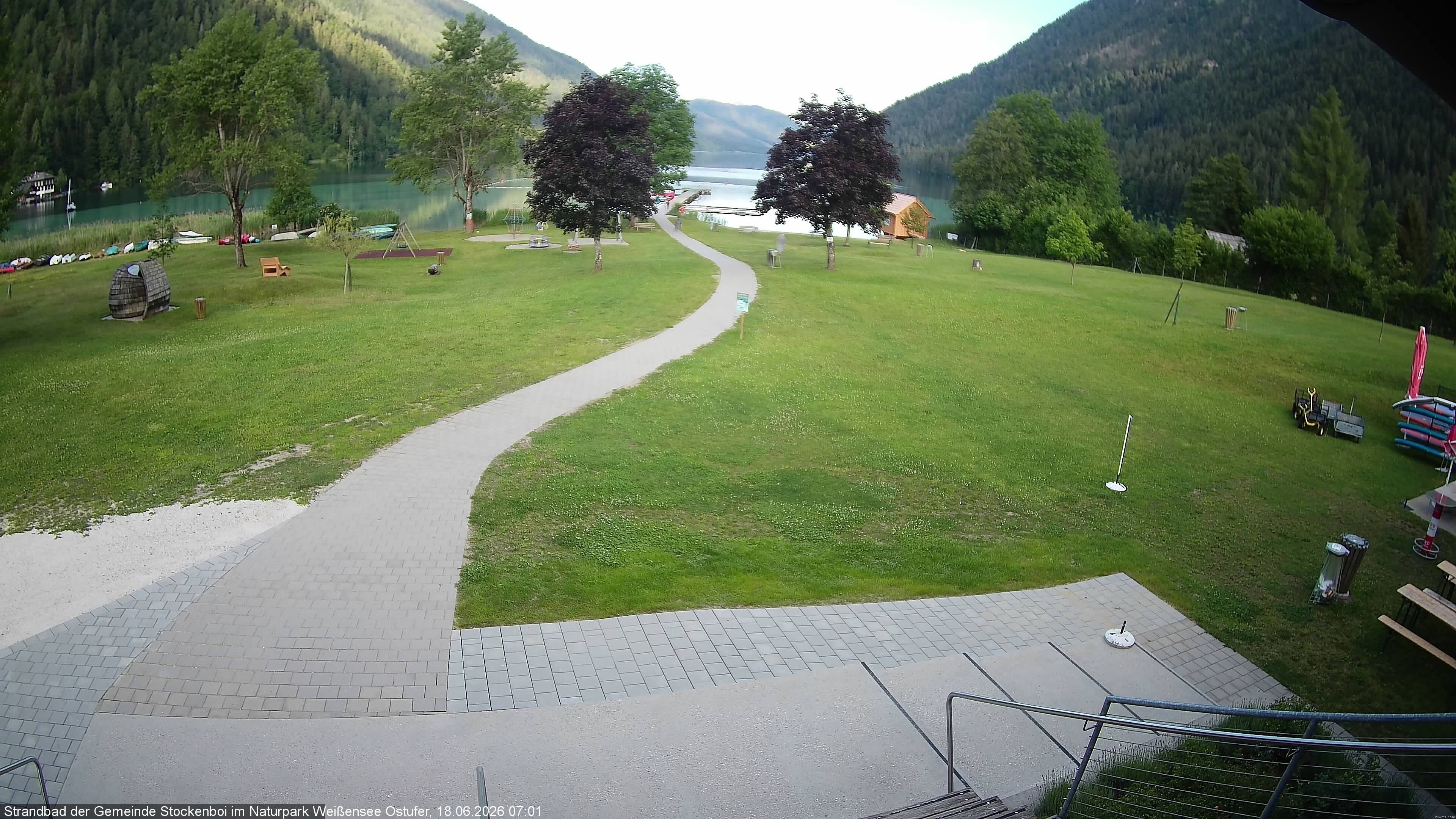 Archived image Webcam Lake Weissensee (East side)