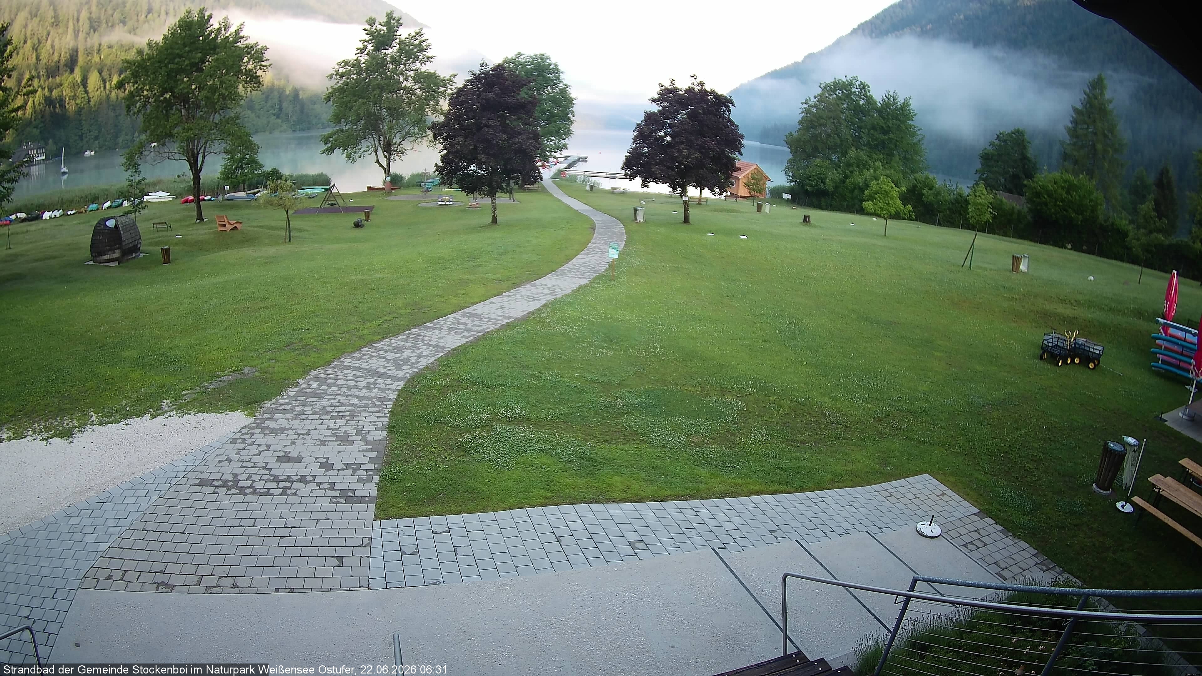Archived image Webcam Lake Weissensee (East side)