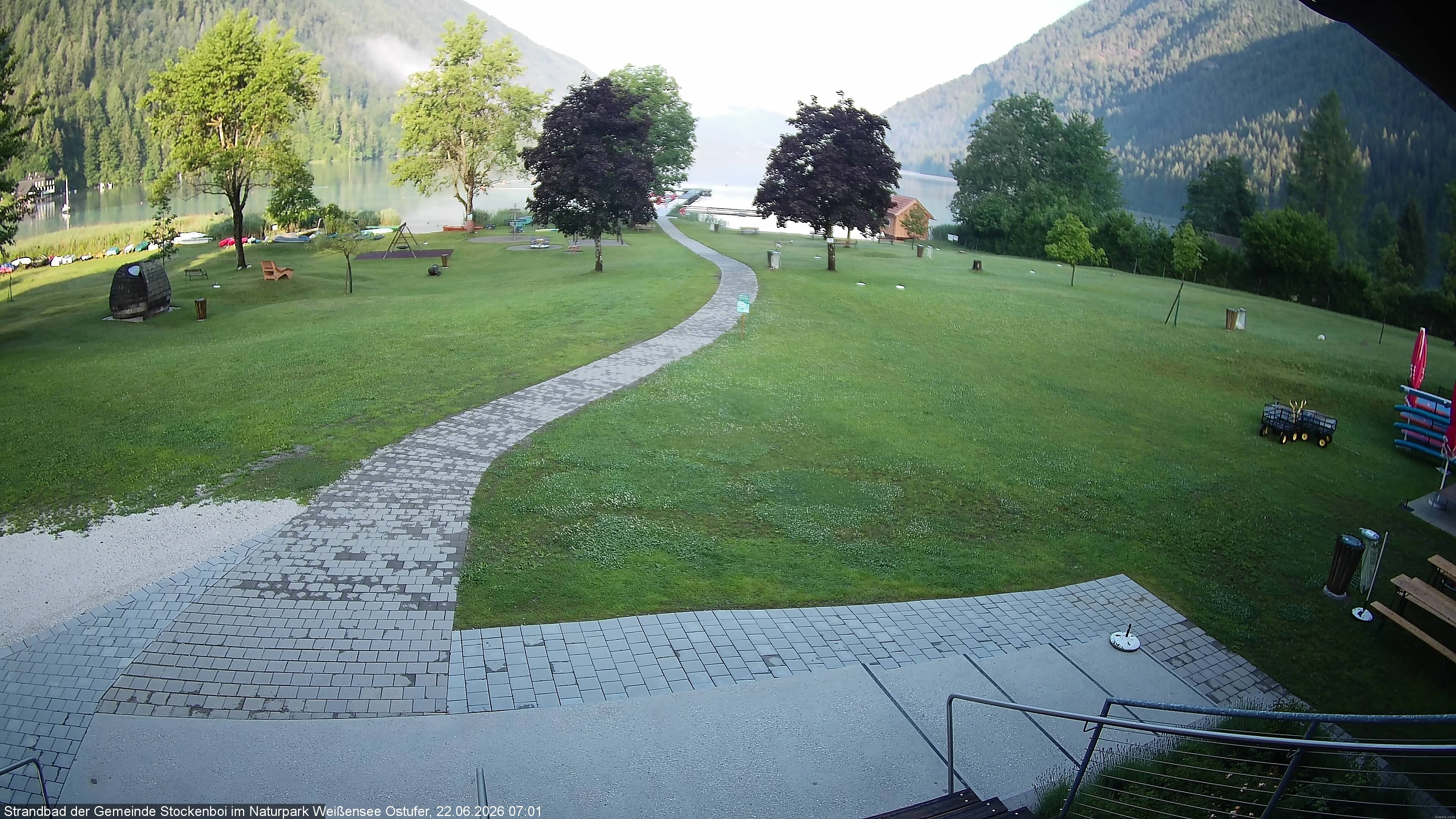 Archived image Webcam Lake Weissensee (East side)