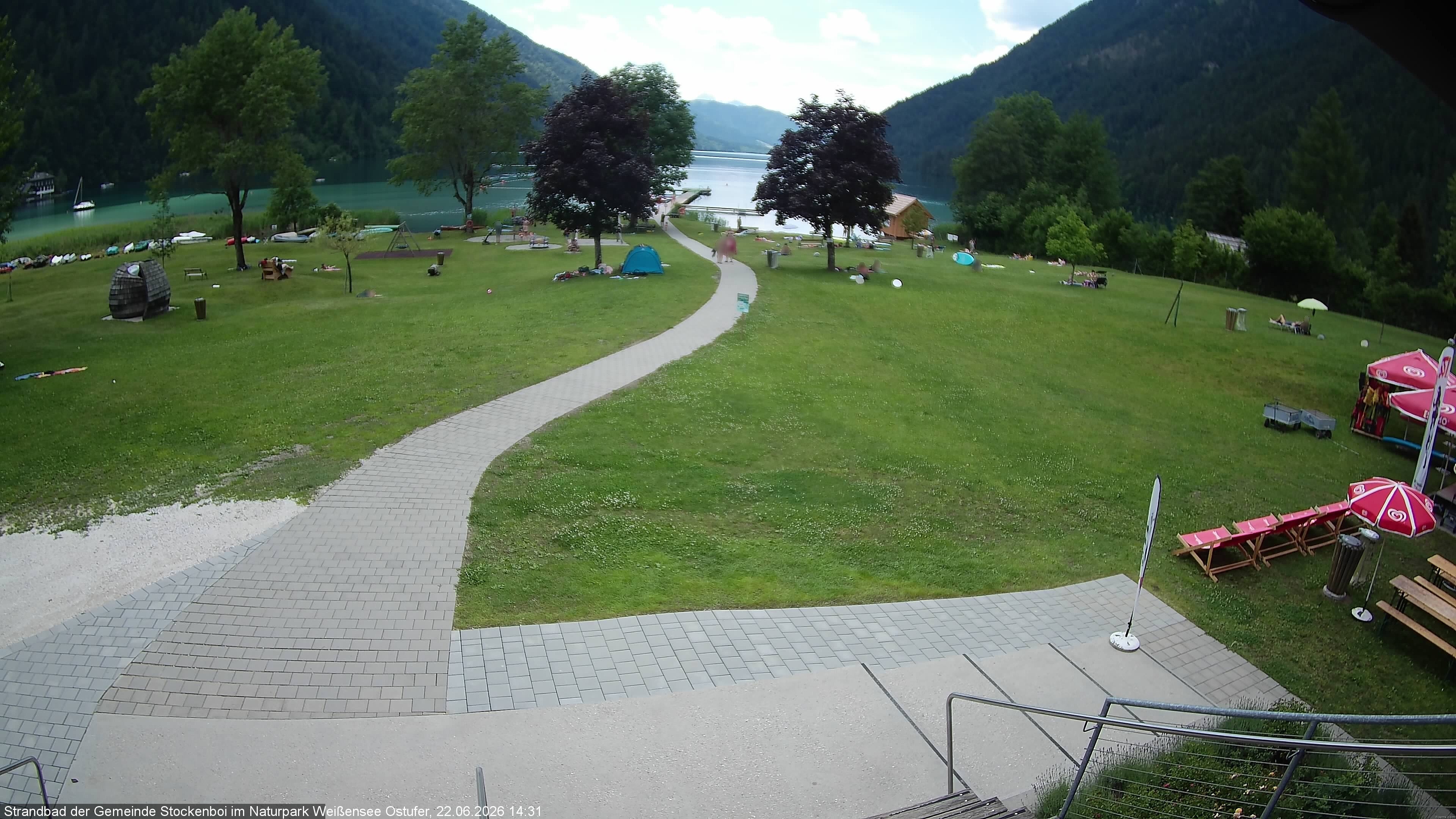 Archived image Webcam Lake Weissensee (East side)