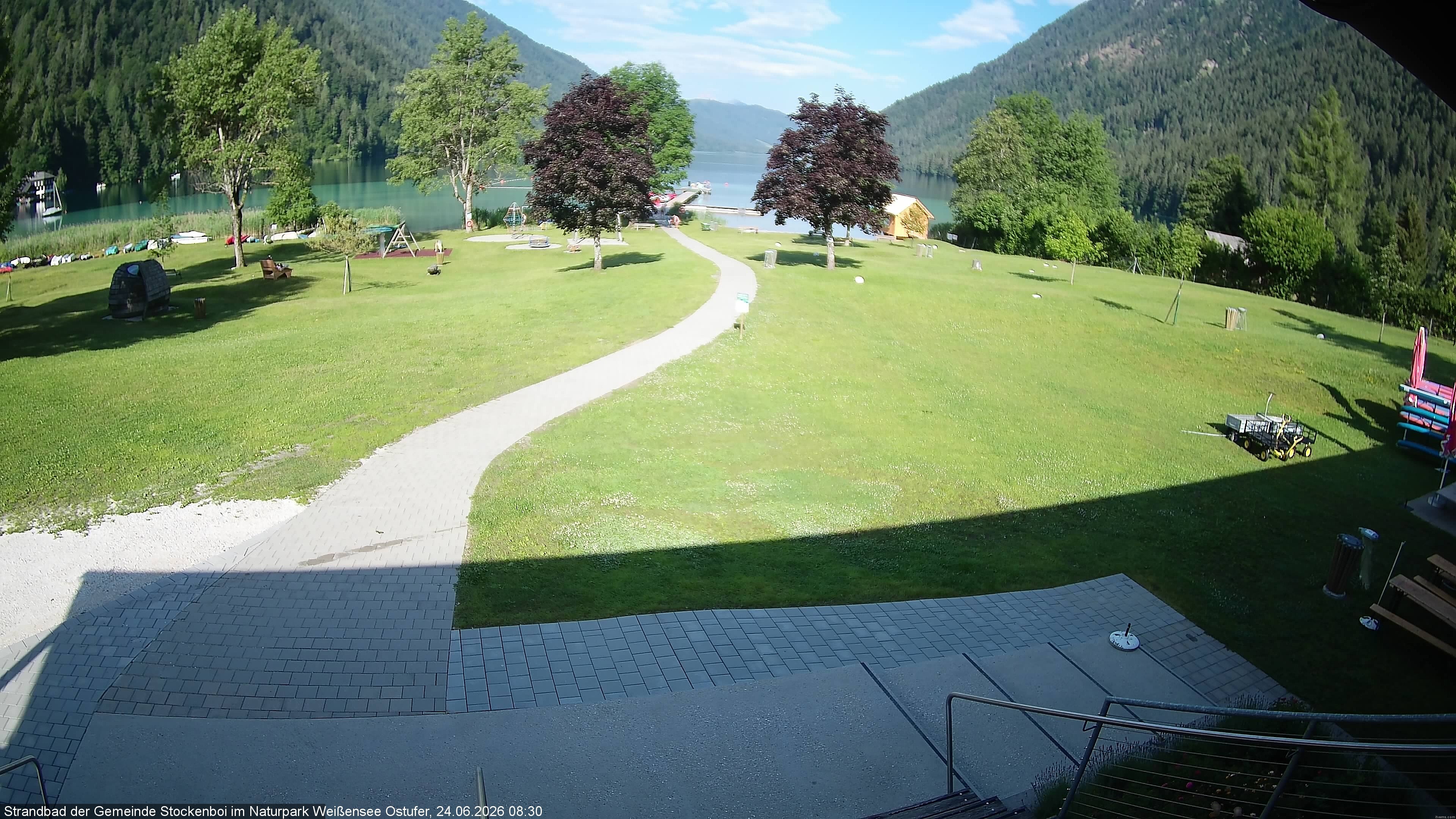 Archived image Webcam Lake Weissensee (East side)