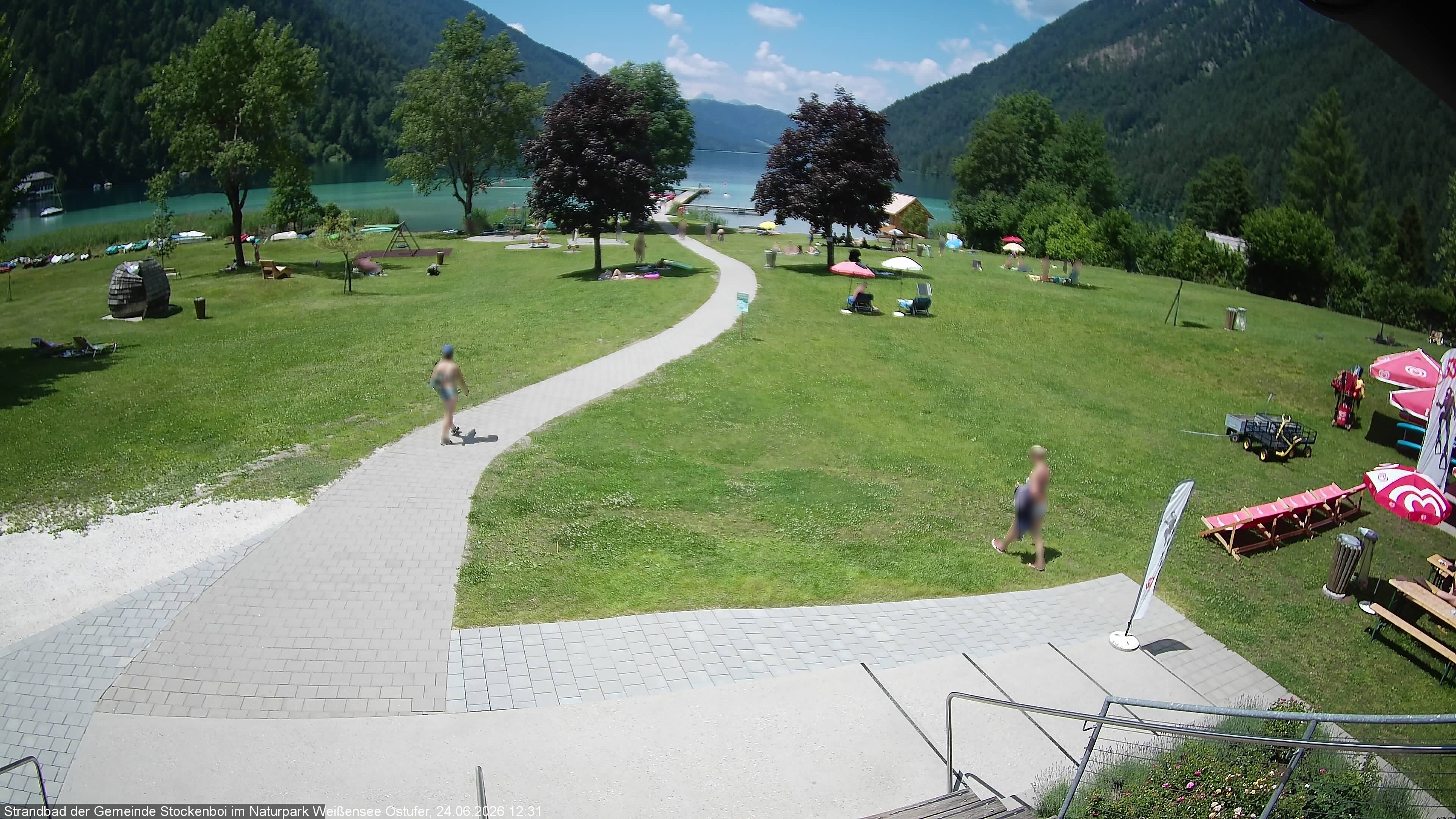 Archived image Webcam Lake Weissensee (East side)
