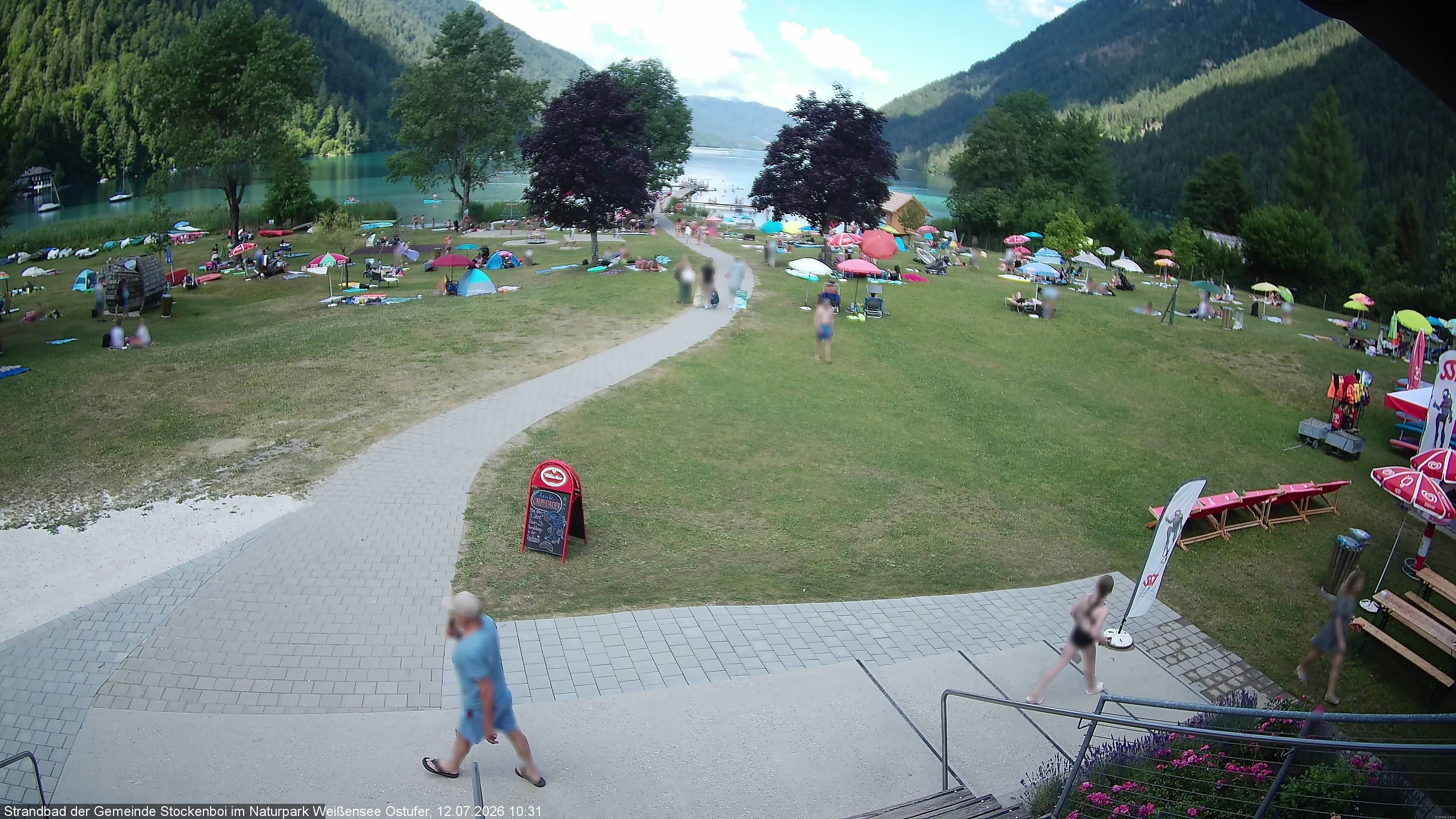 Archived image Webcam Lake Weissensee (East side)