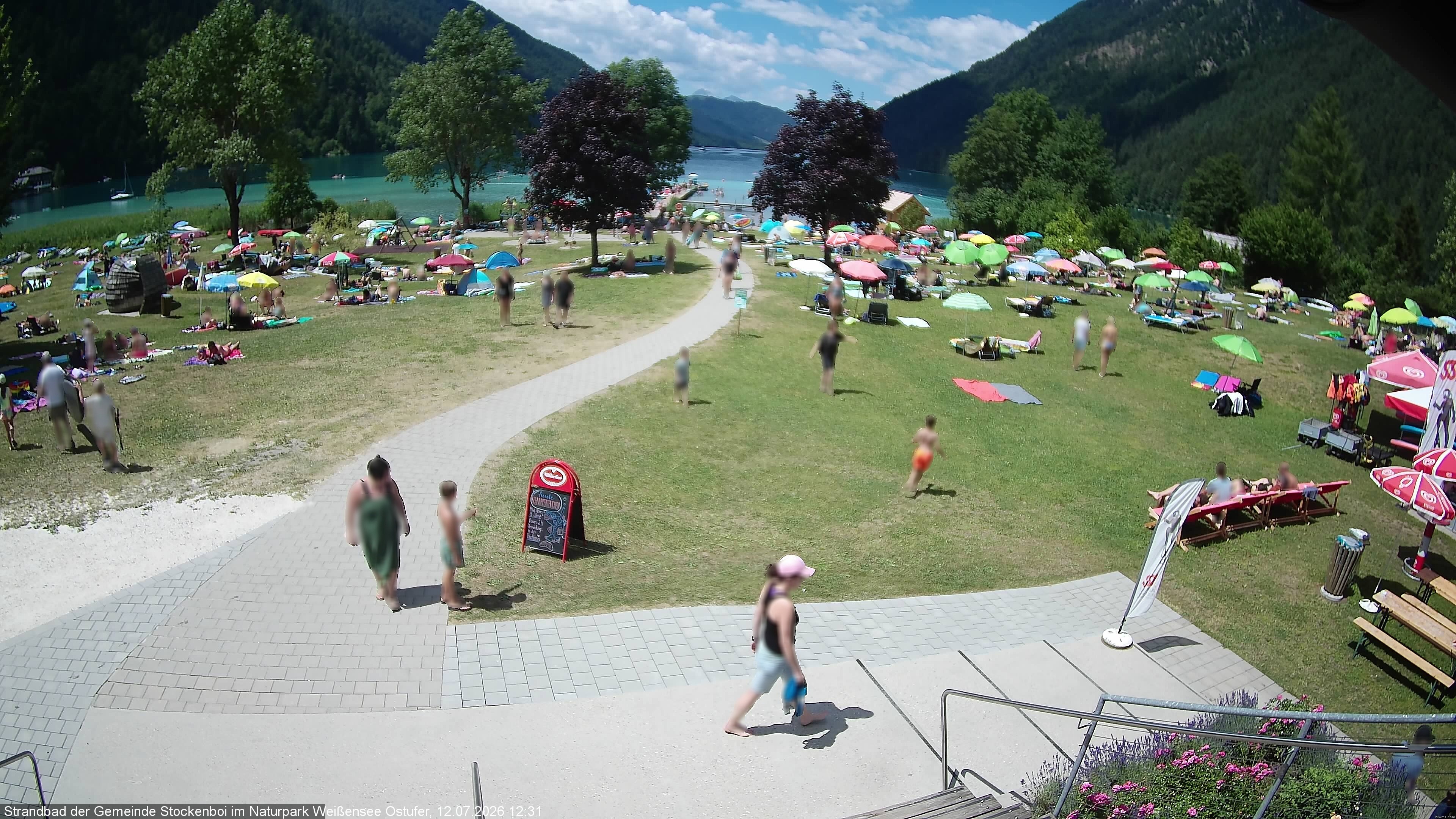 Archived image Webcam Lake Weissensee (East side)