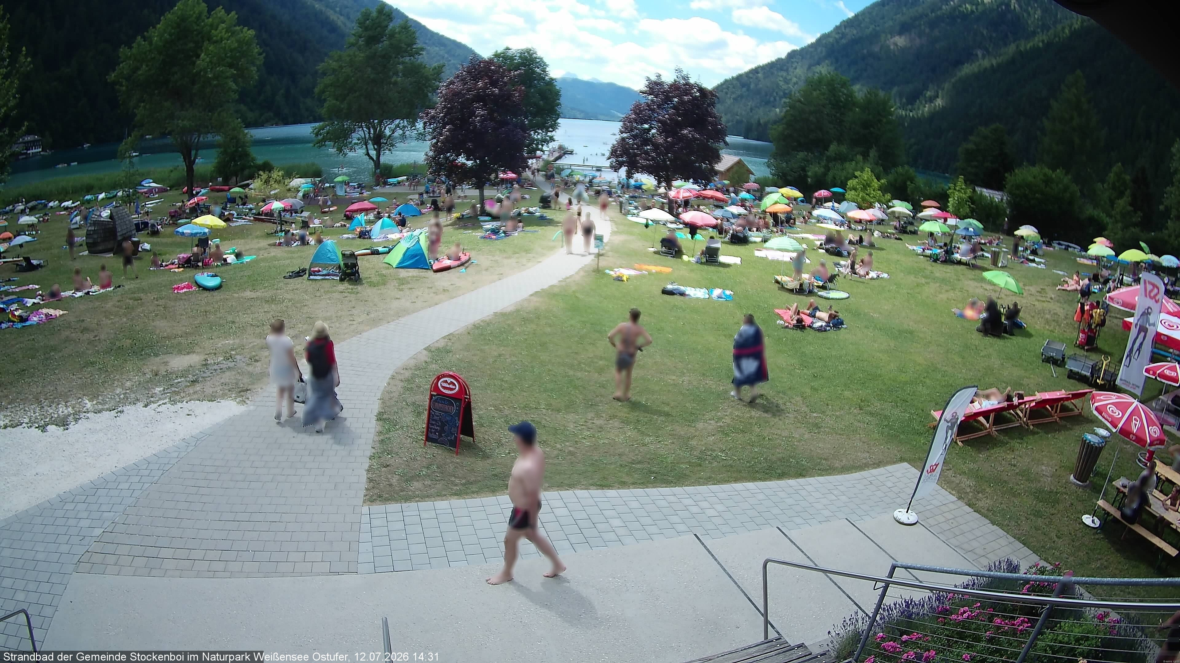 Archived image Webcam Lake Weissensee (East side)