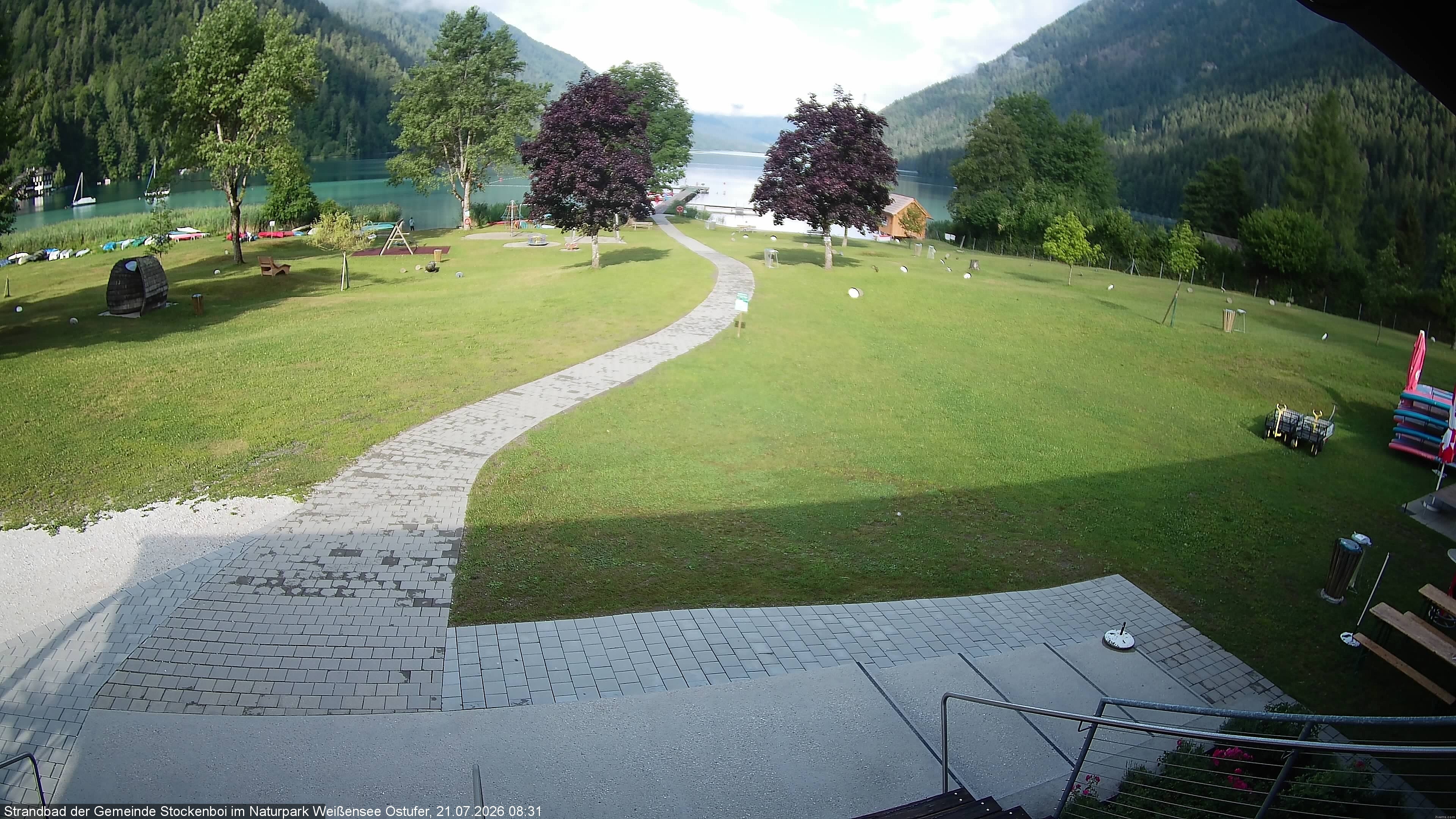 Archived image Webcam Lake Weissensee (East side)