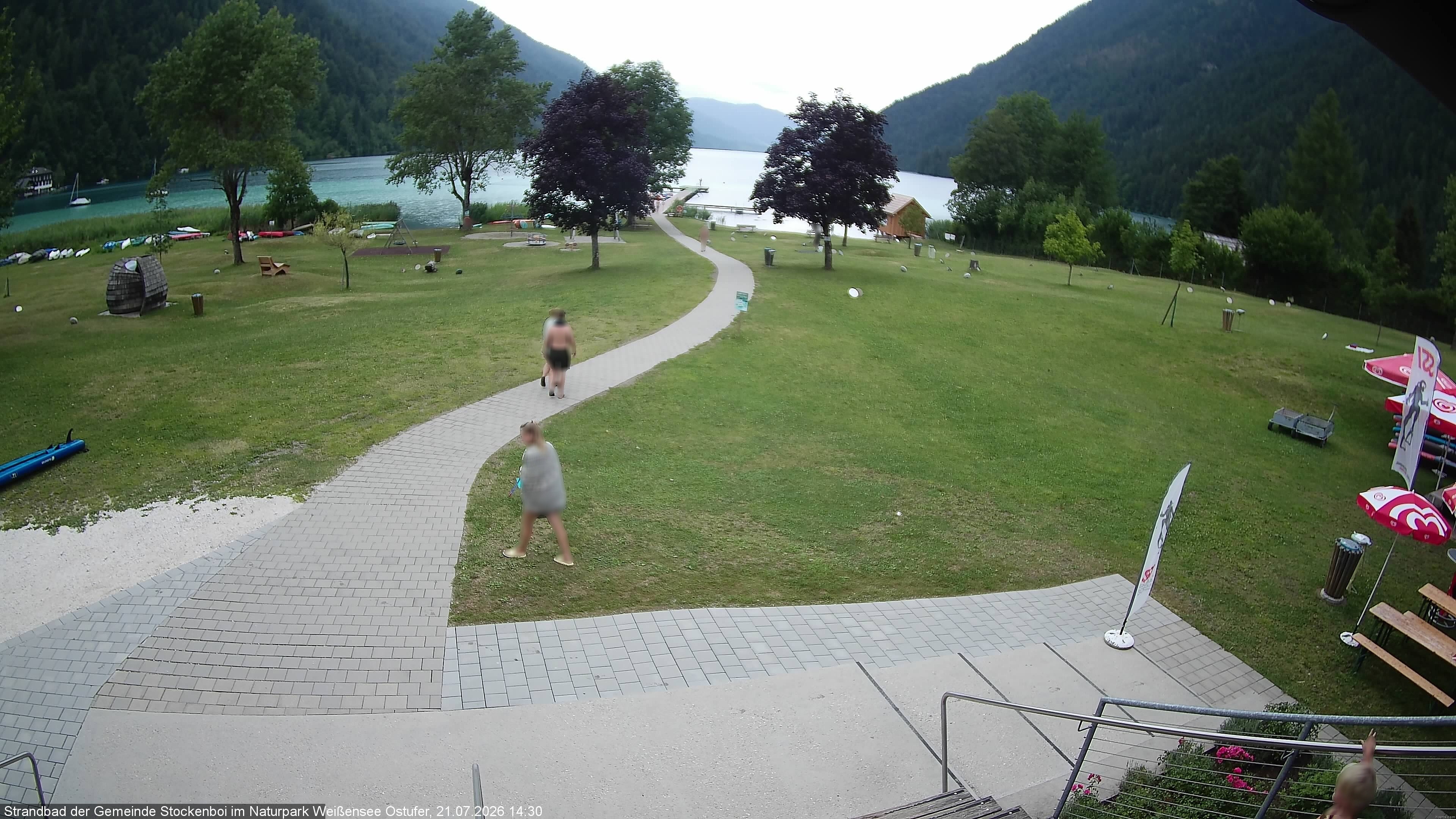 Archived image Webcam Lake Weissensee (East side)