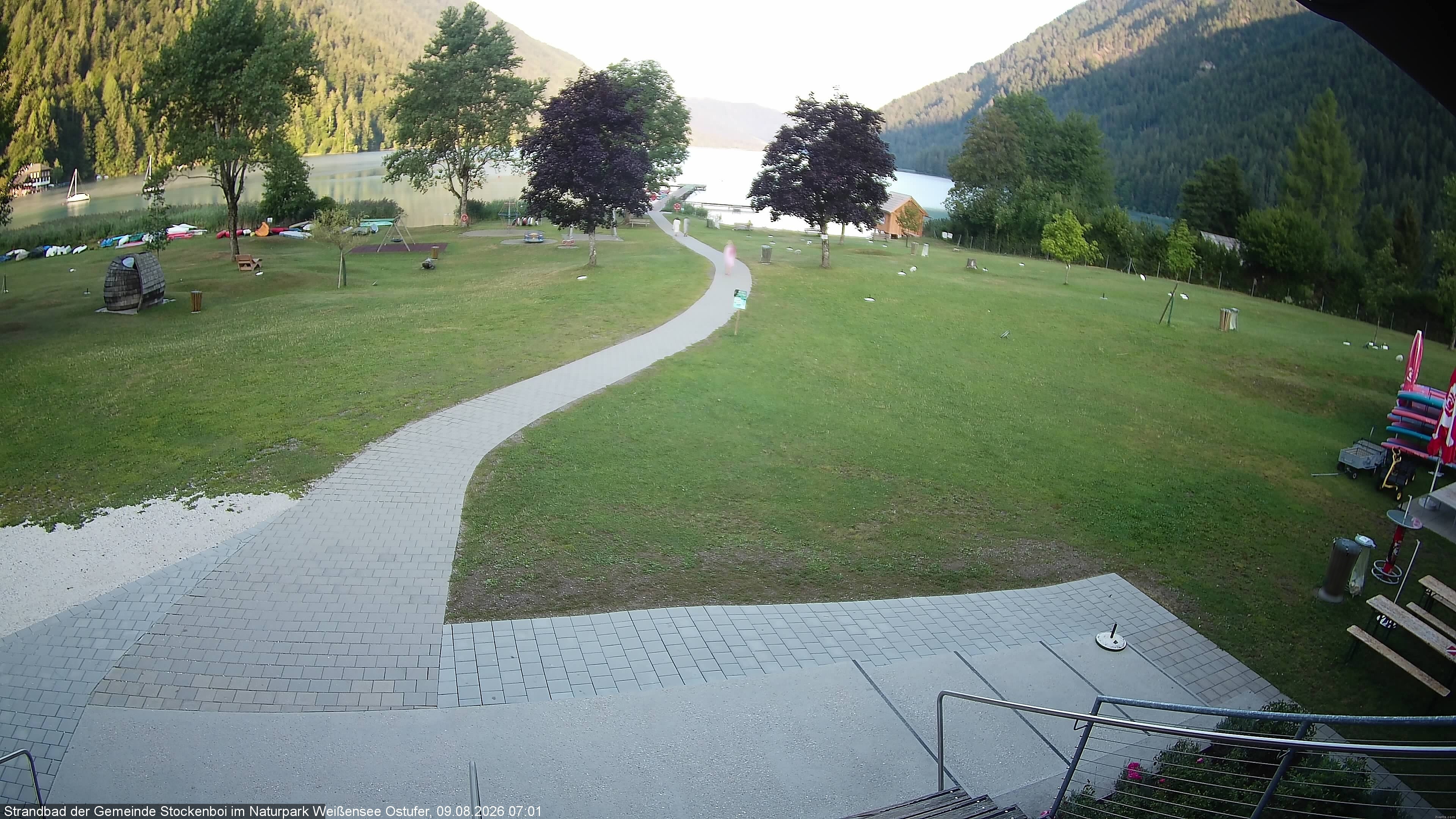 Archived image Webcam Lake Weissensee (East side)