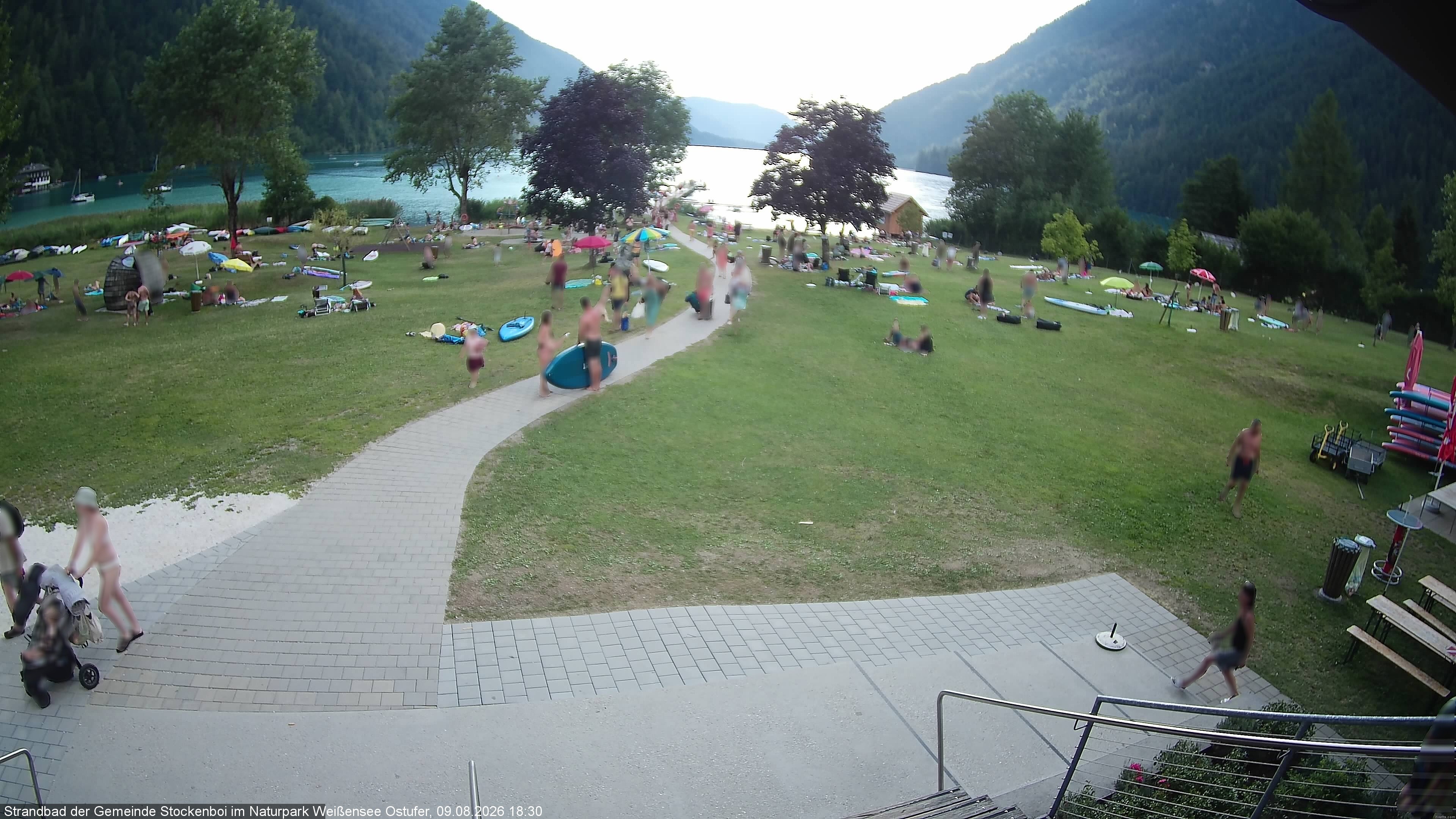 Archived image Webcam Lake Weissensee (East side)