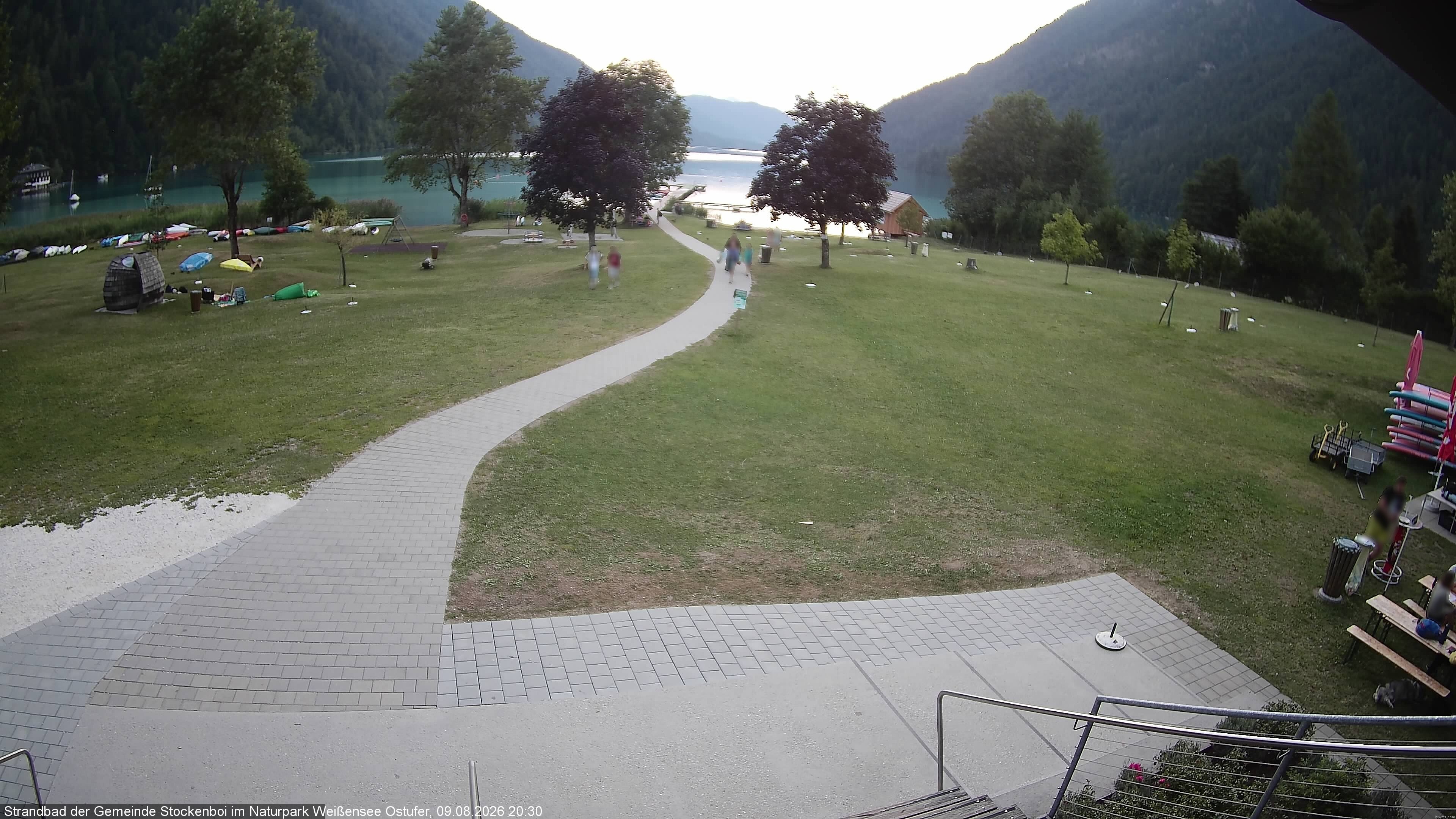 Archived image Webcam Lake Weissensee (East side)