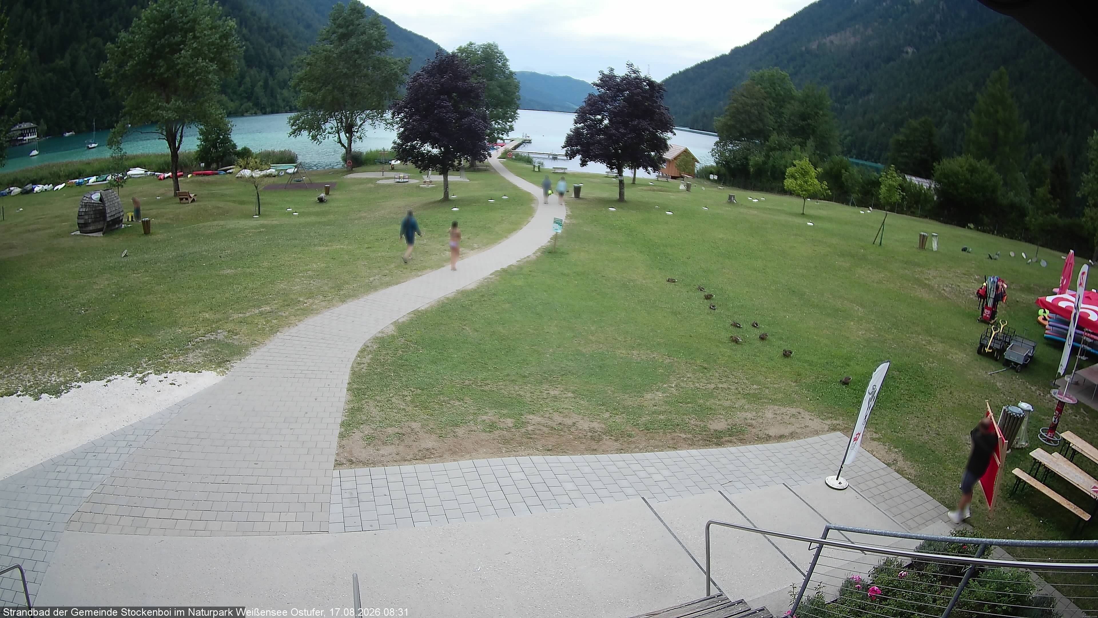 Archived image Webcam Lake Weissensee (East side)