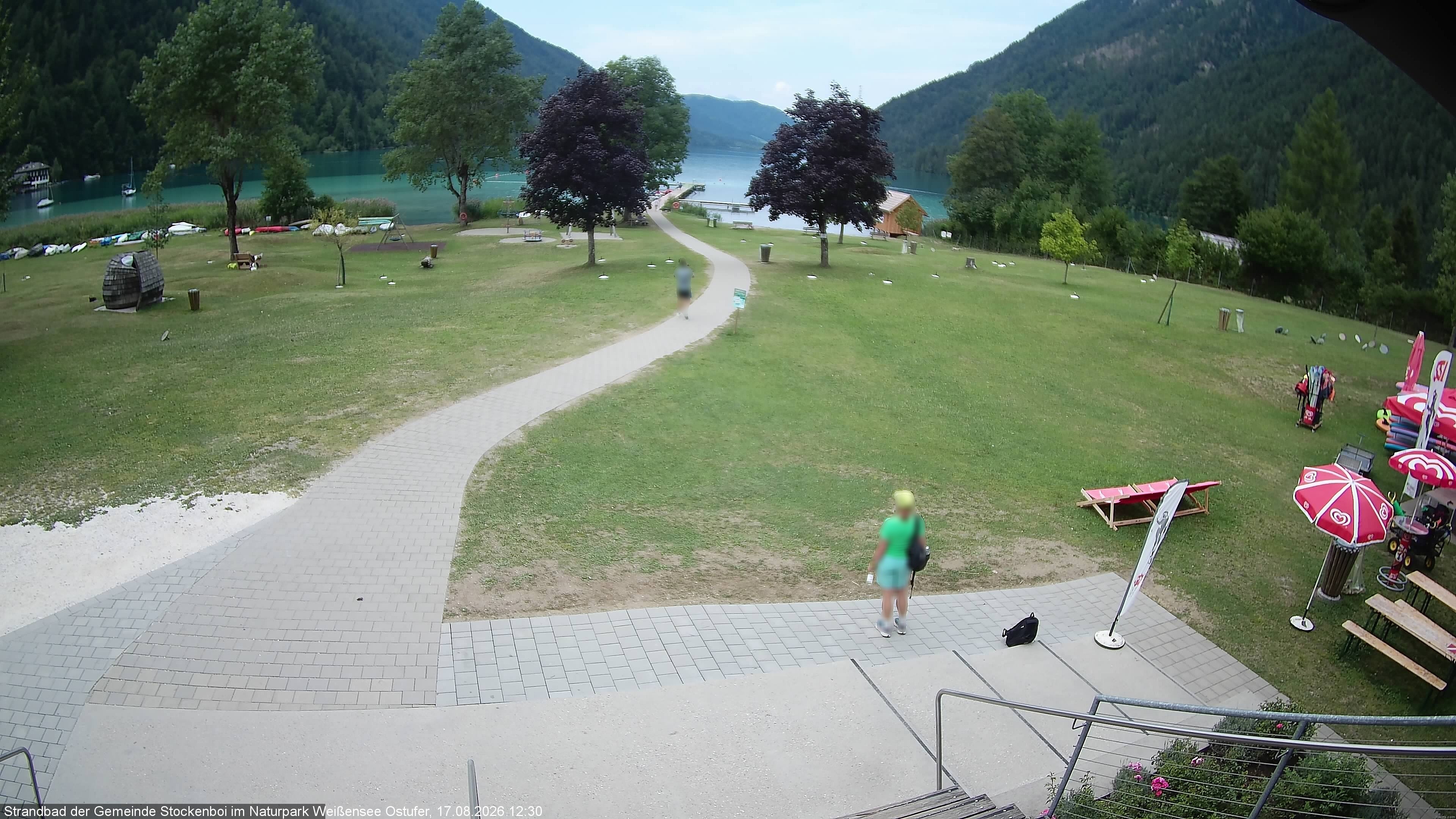Archived image Webcam Lake Weissensee (East side)