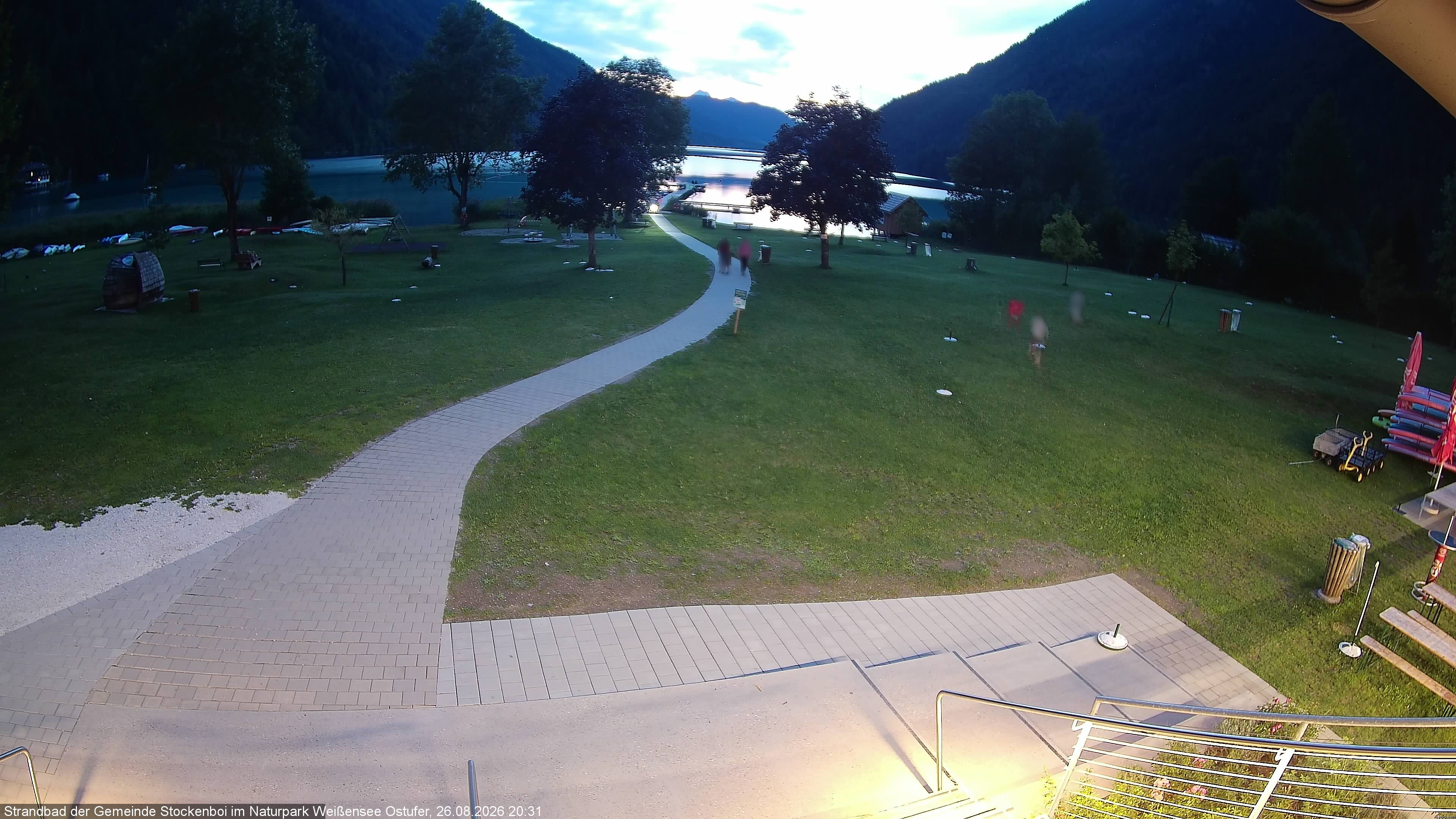 Archived image Webcam Lake Weissensee (East side)