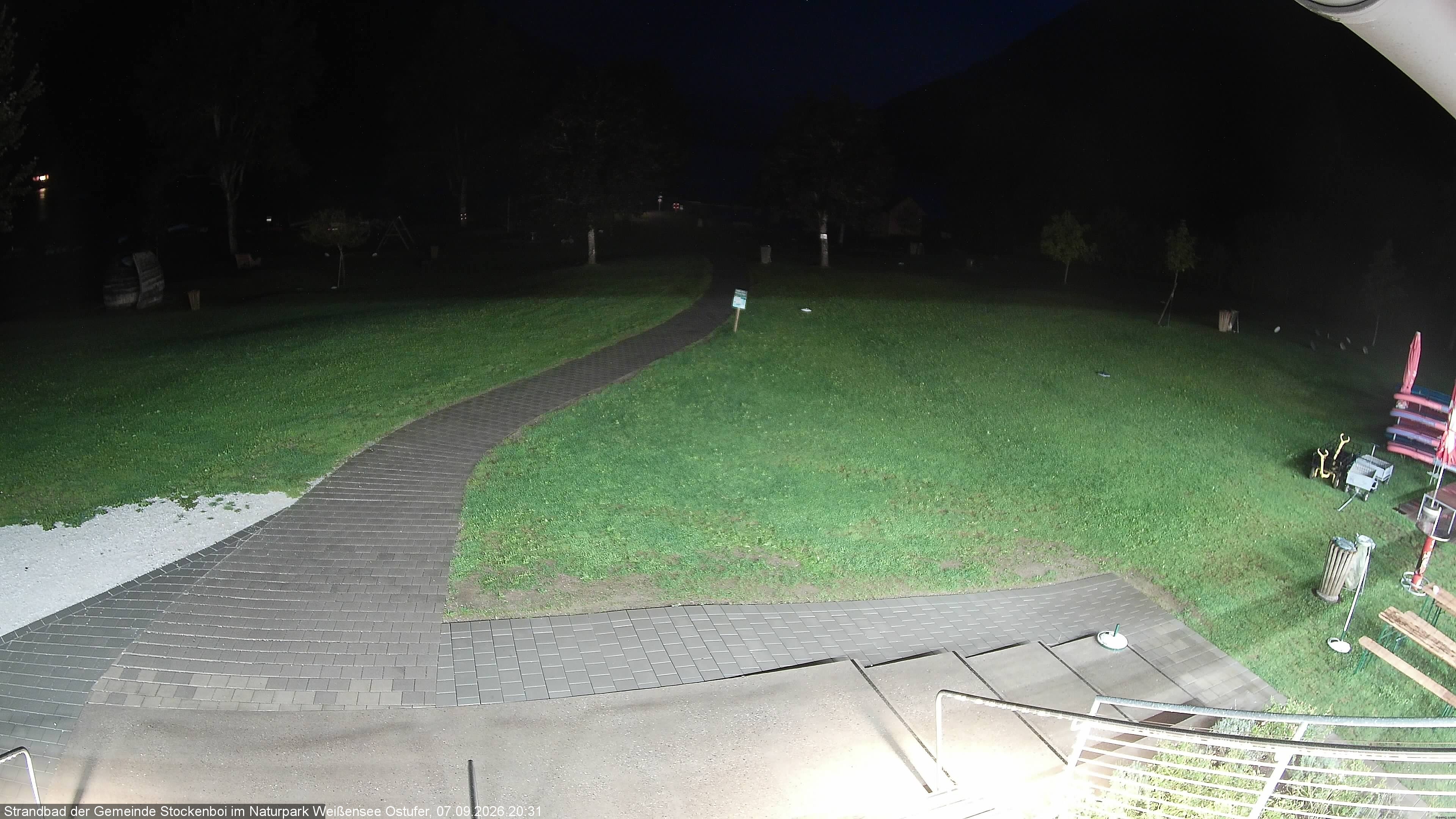 Archived image Webcam Lake Weissensee (East side)