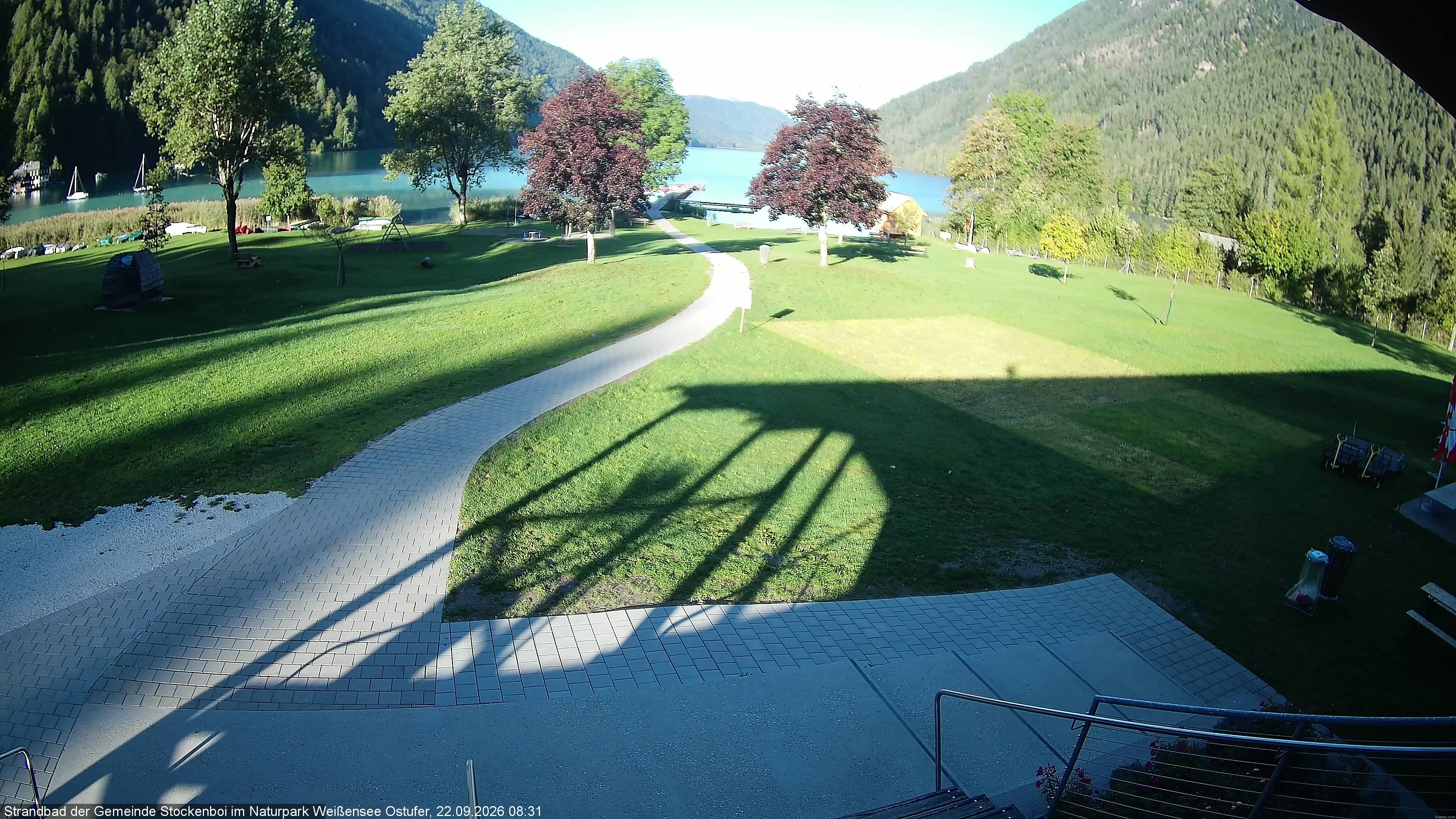 Archived image Webcam Lake Weissensee (East side)