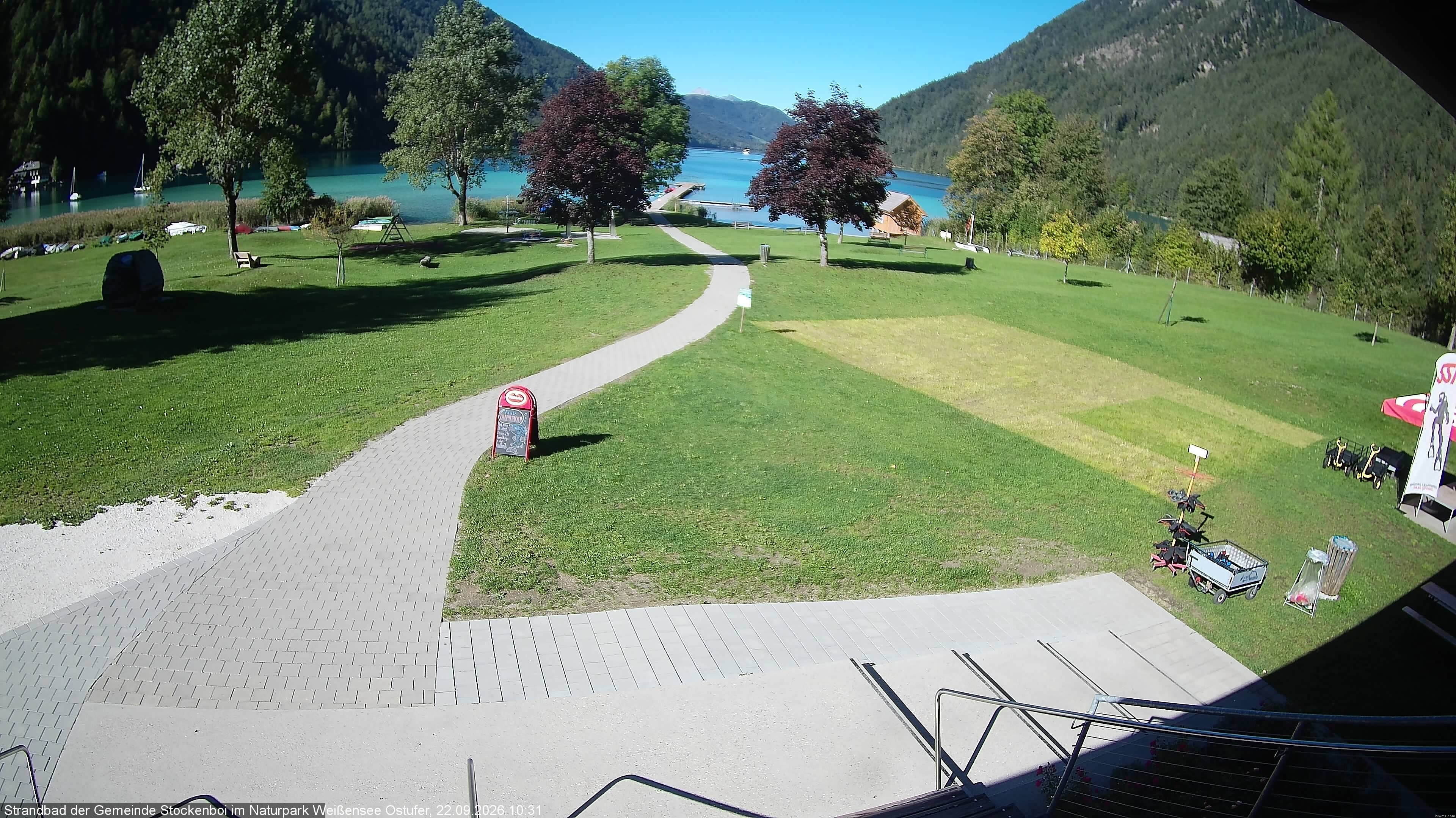 Archived image Webcam Lake Weissensee (East side)