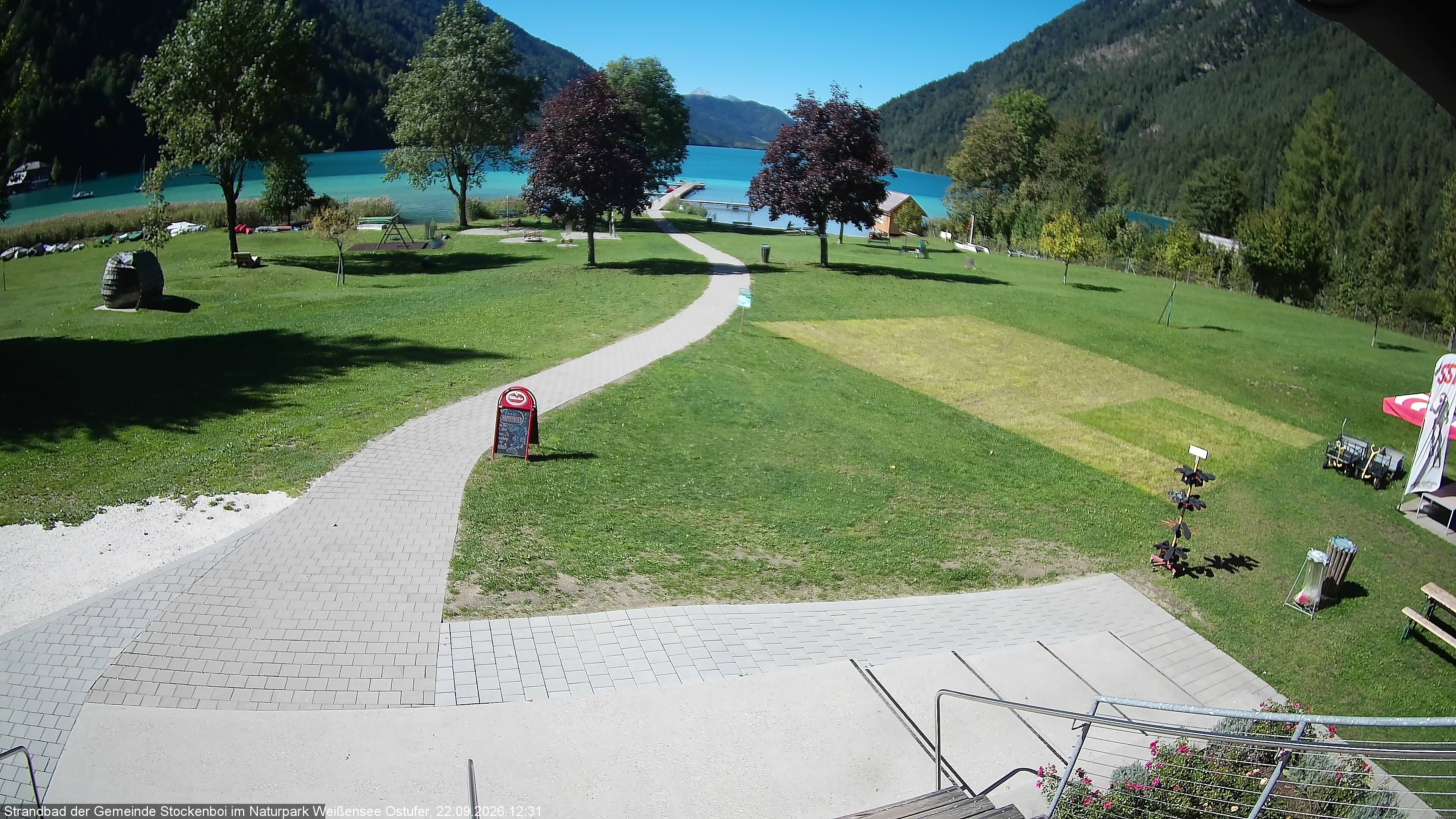 Archived image Webcam Lake Weissensee (East side)