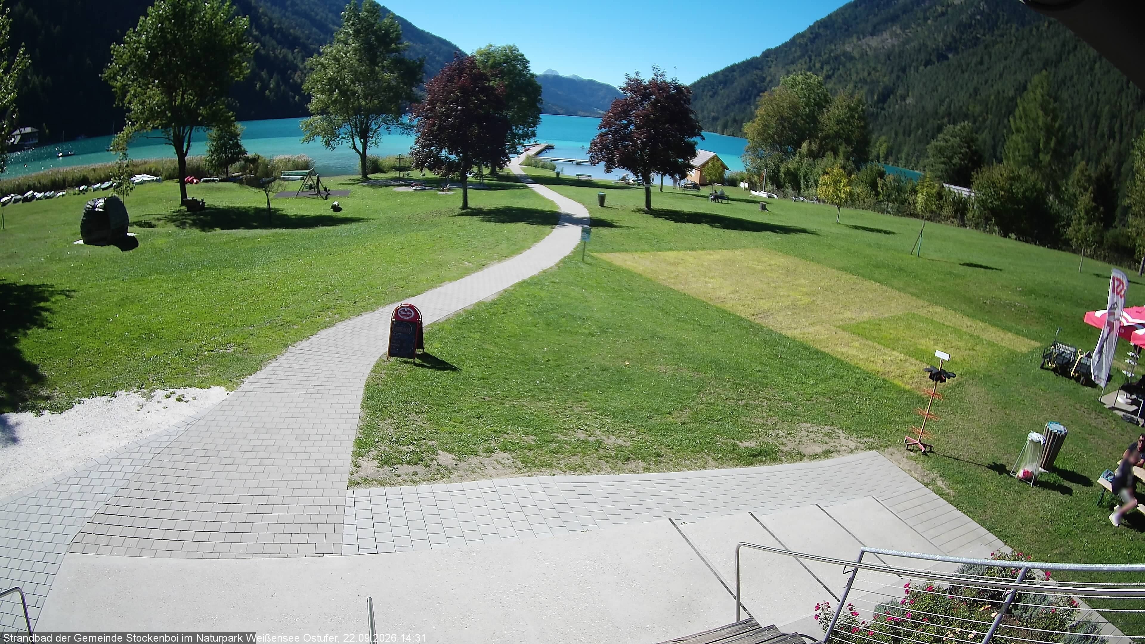 Archived image Webcam Lake Weissensee (East side)
