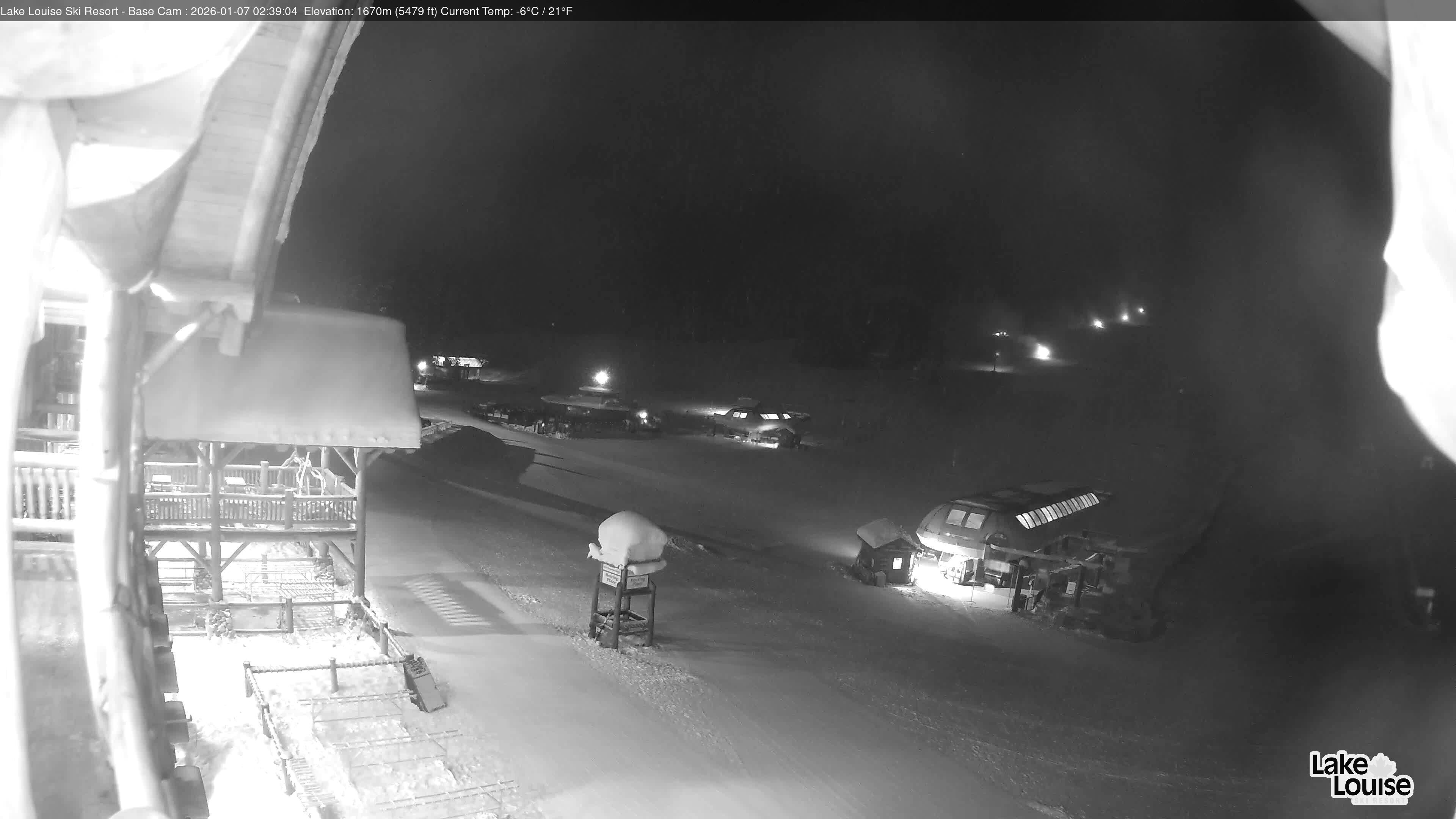 Archived image Webcam Lake Louise: Base Area