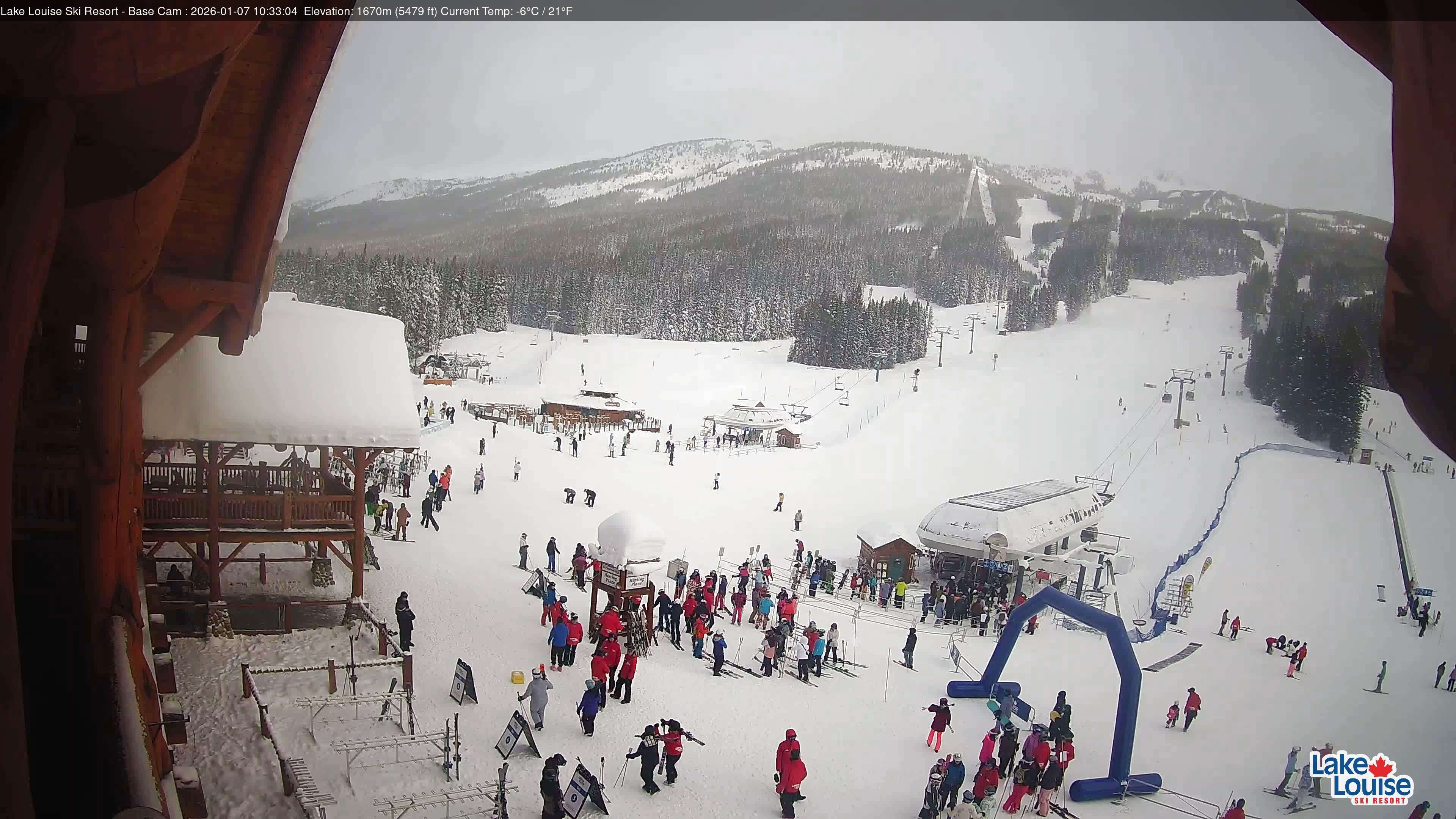 Archived image Webcam Lake Louise: Base Area