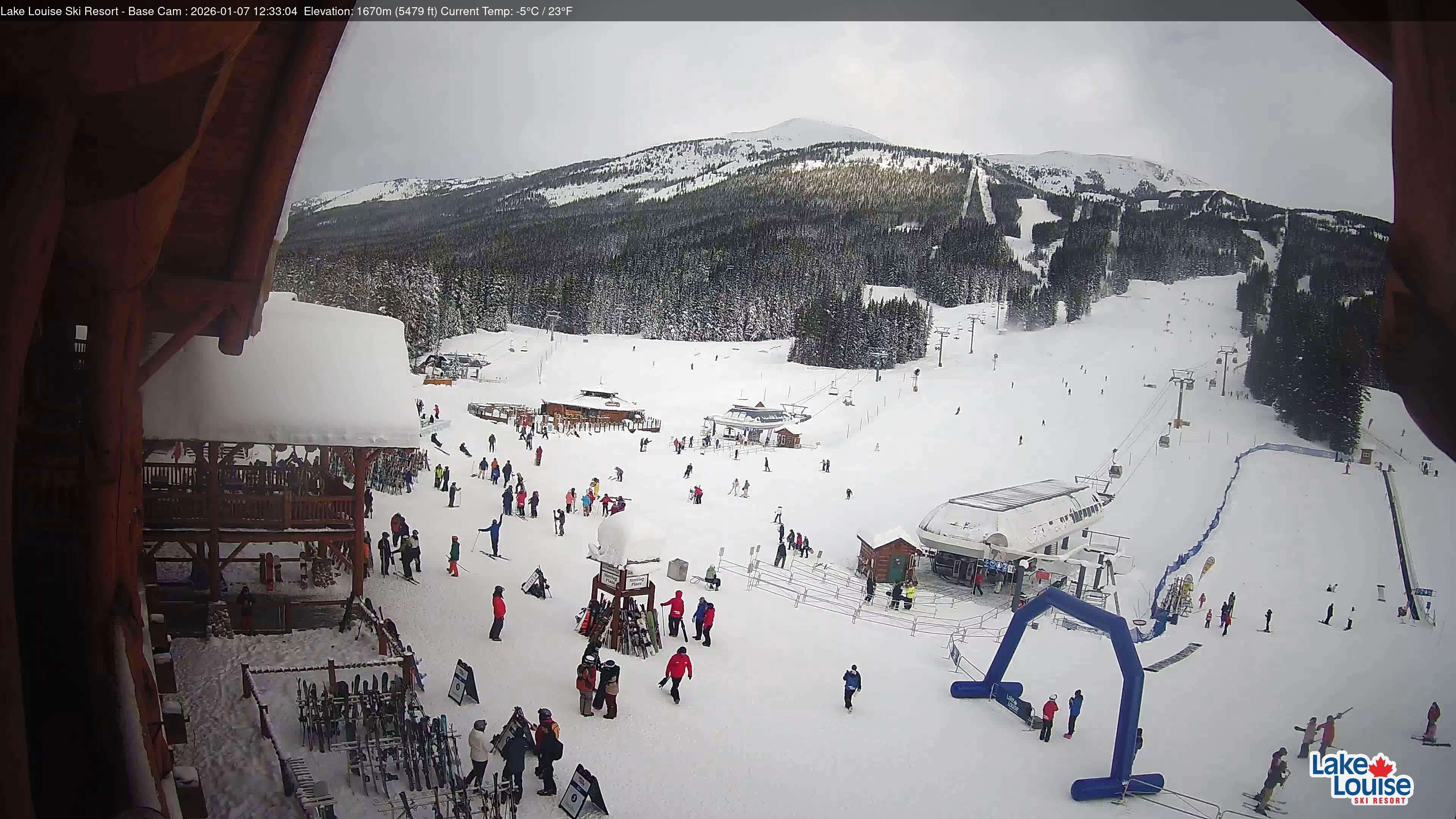 Archived image Webcam Lake Louise: Base Area
