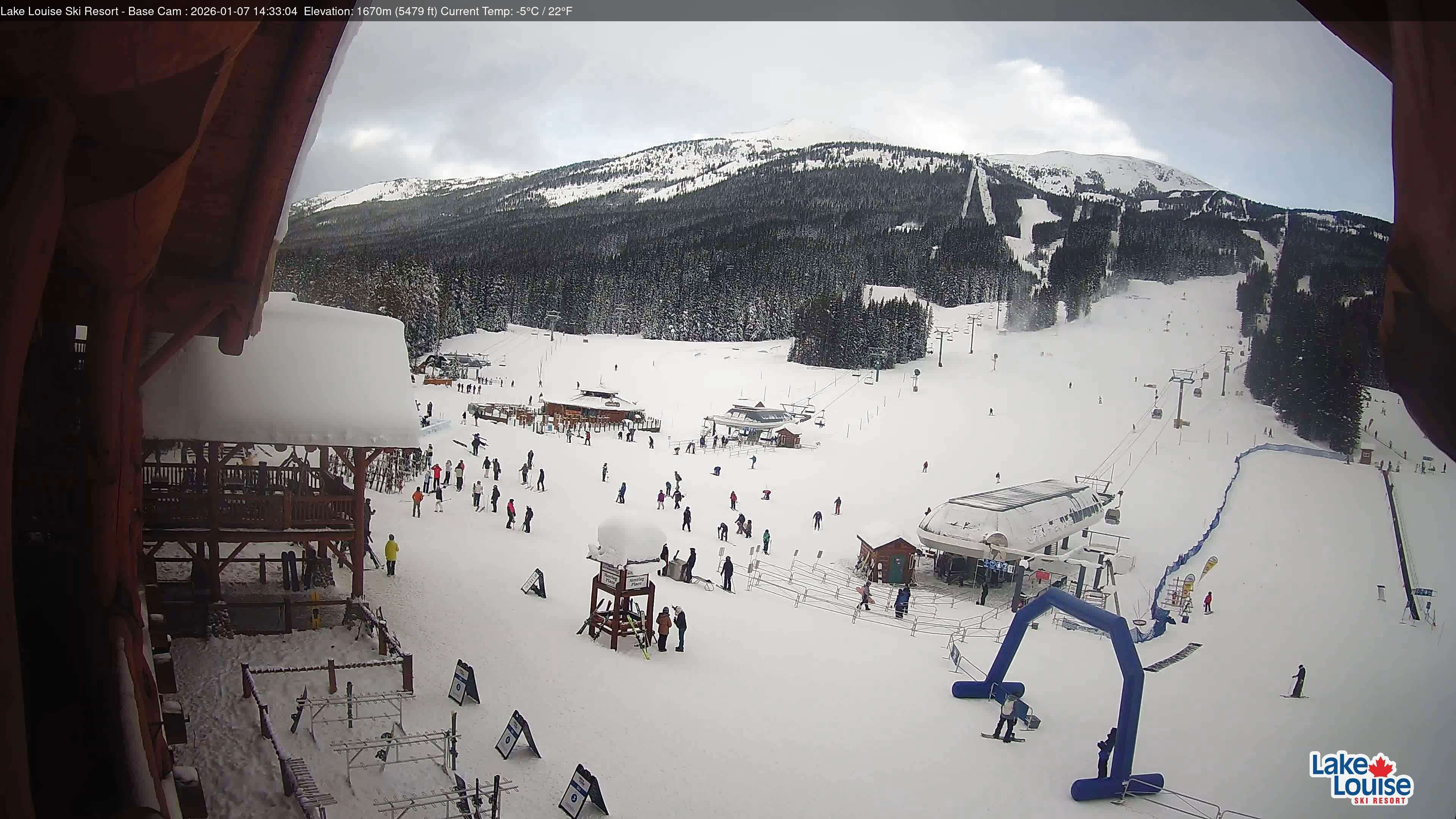 Archived image Webcam Lake Louise: Base Area