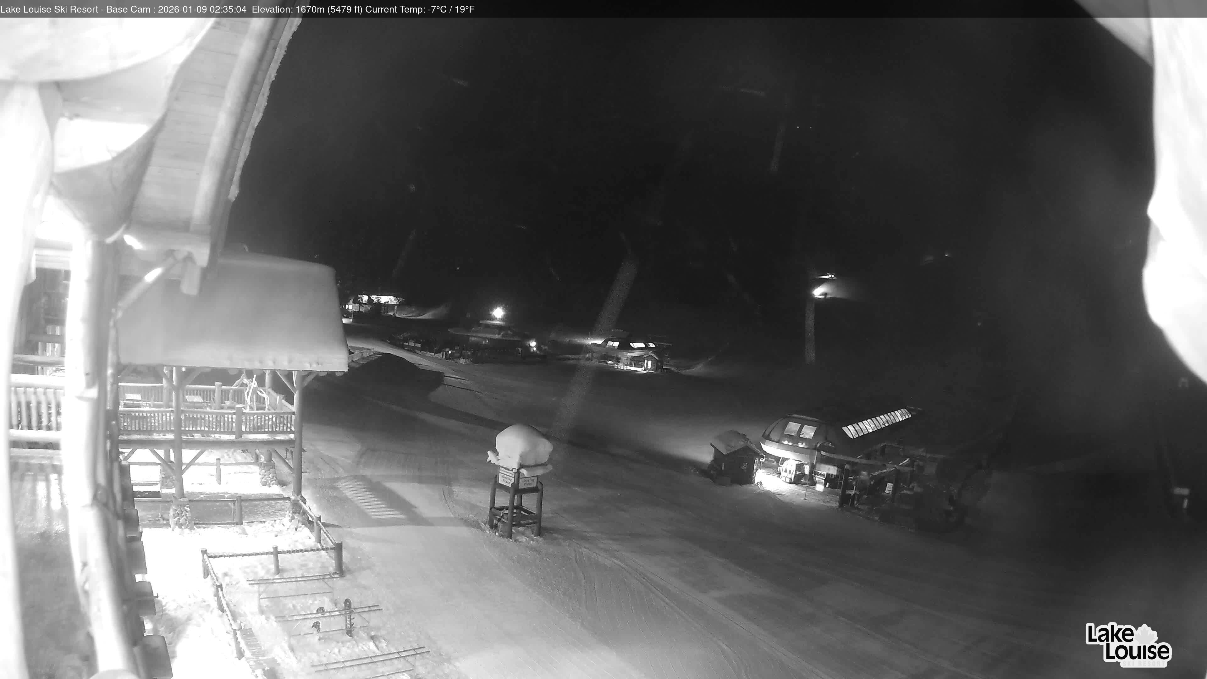 Archived image Webcam Lake Louise: Base Area