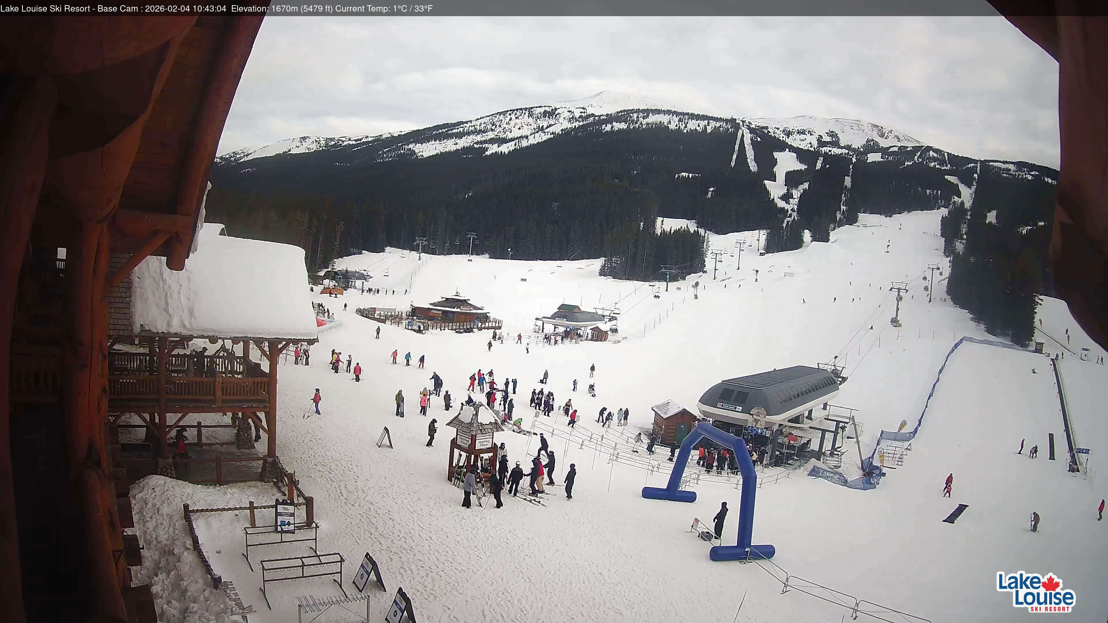 Archived image Webcam Lake Louise: Base Area